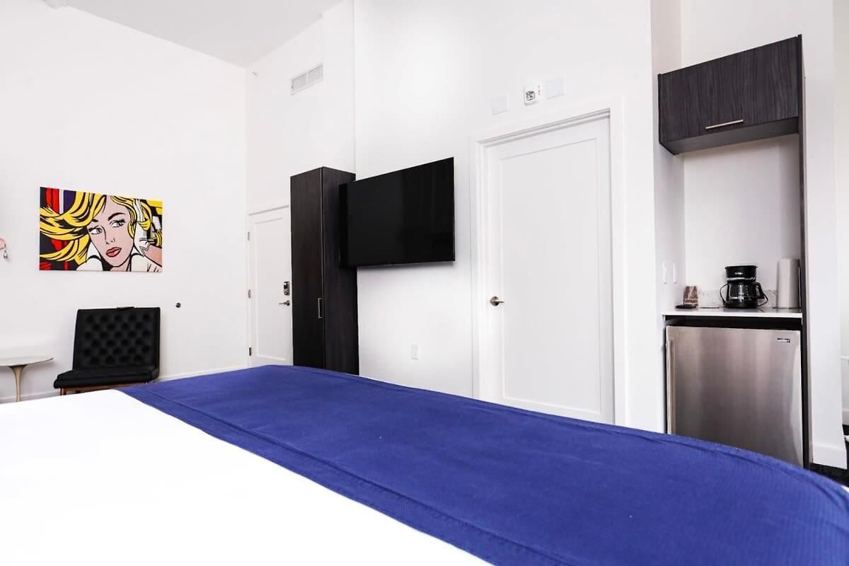 Luxurious In The Heart Of Apartment *