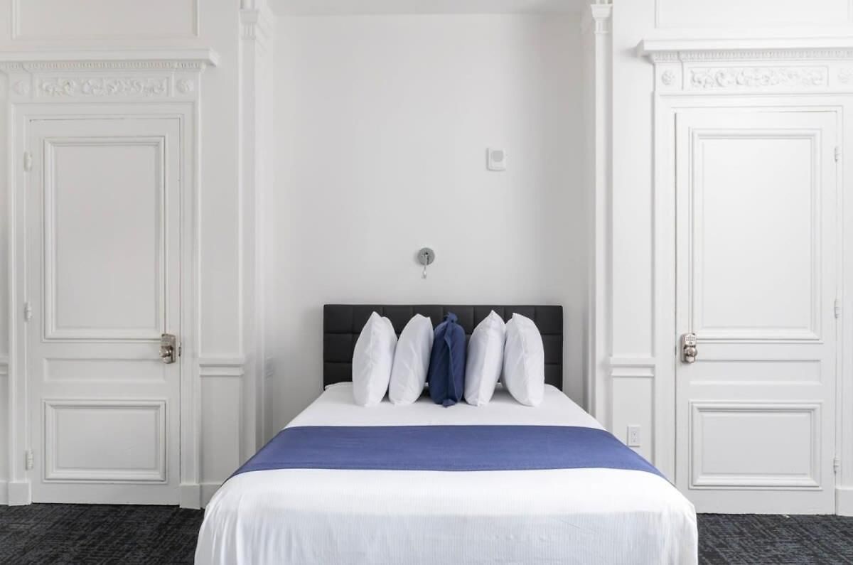 Stylish In Historic - Unit #204 Apartment