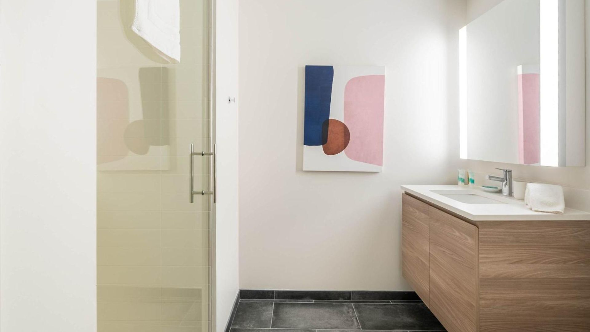 Exclusive 2br Downtown Seaport Boston