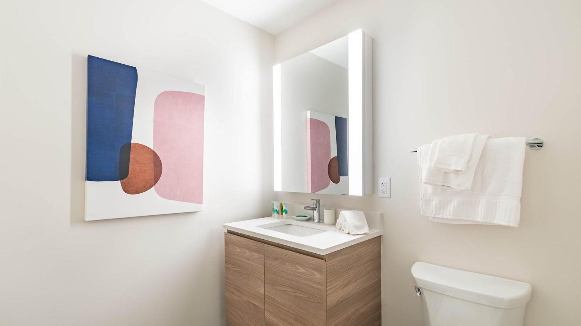 Exclusive 2br Downtown Seaport Apartment *
