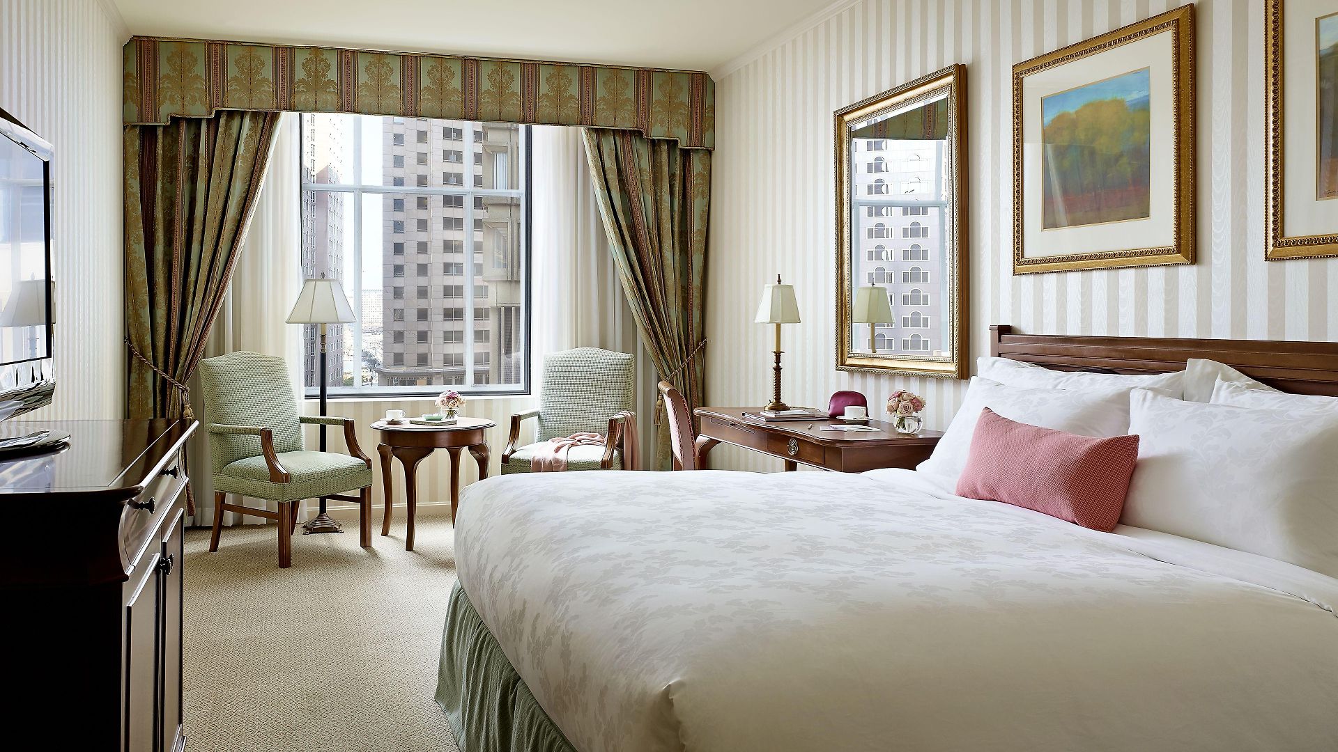 The Langham, Hotel 5*