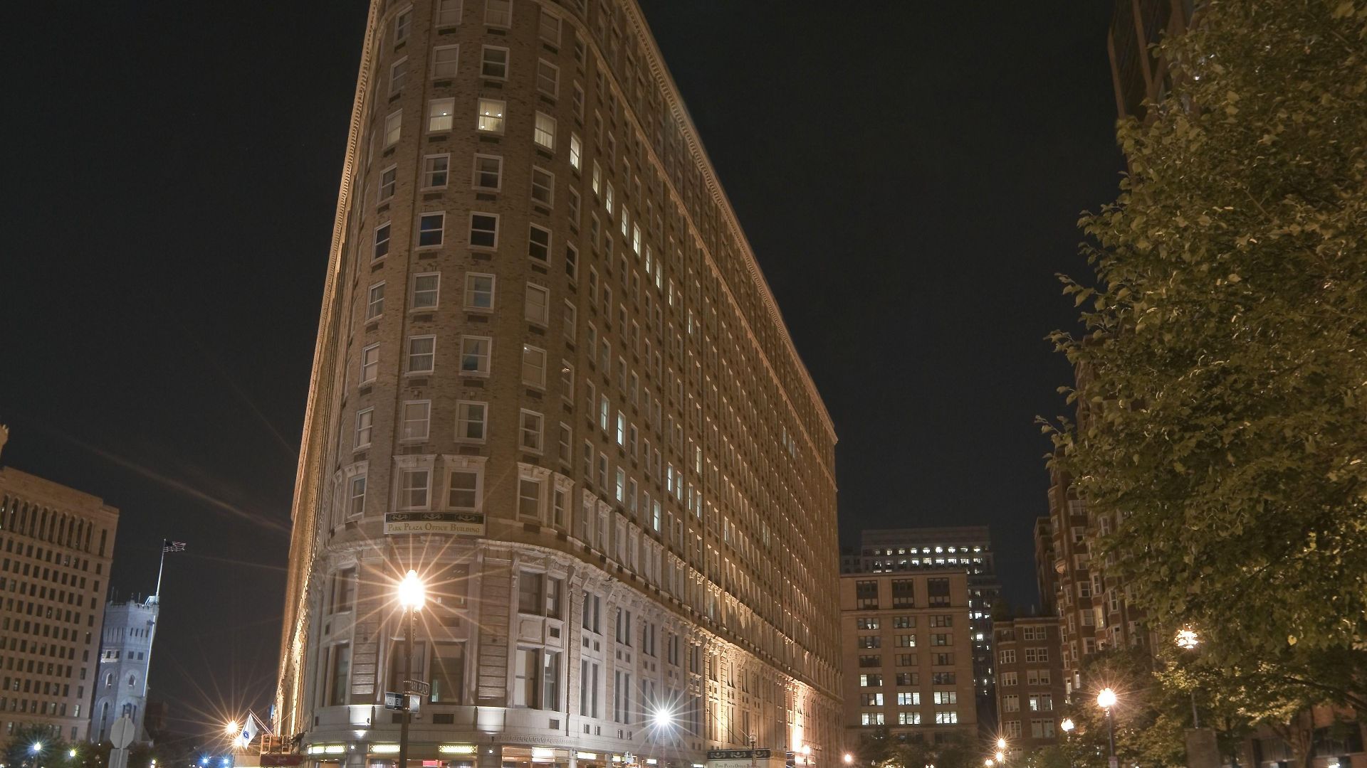 Hilton Park Plaza 4*