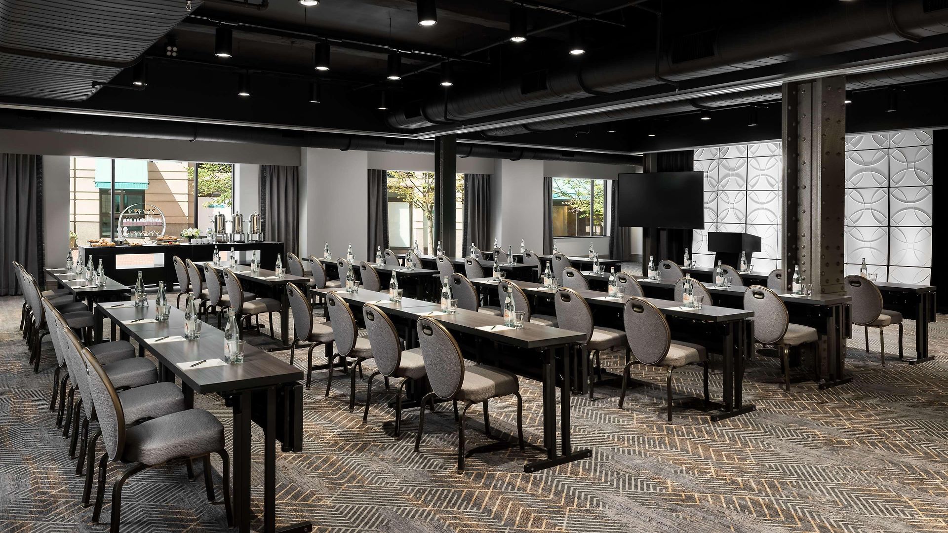 Hilton Park Plaza