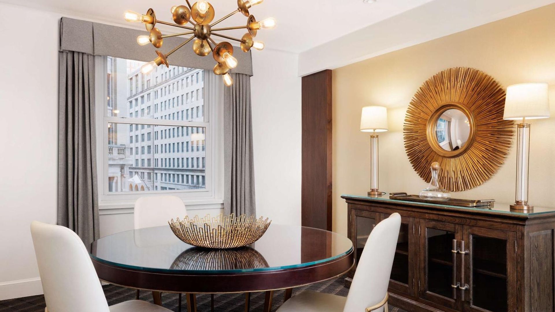 Hotel Hilton Park Plaza 4*
