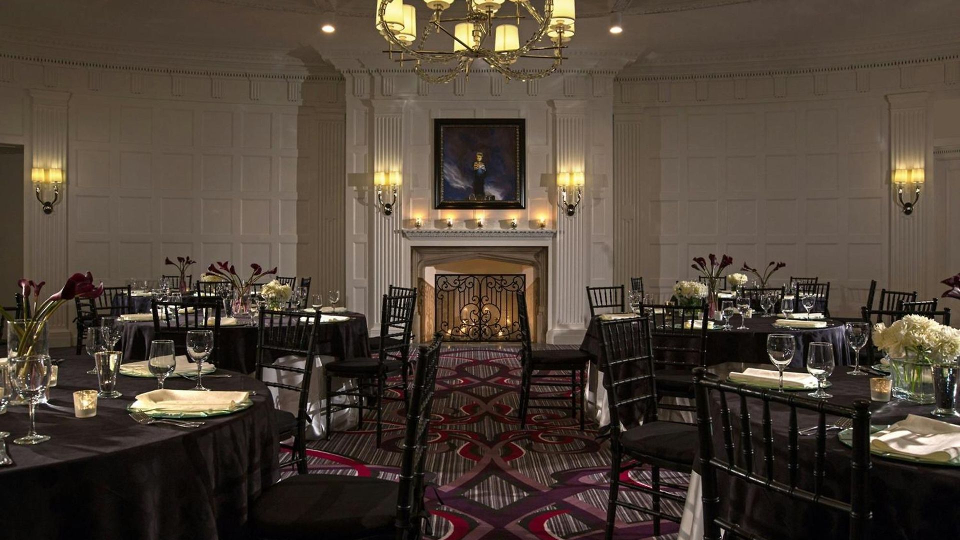 Courtyard By Marriott Downtown