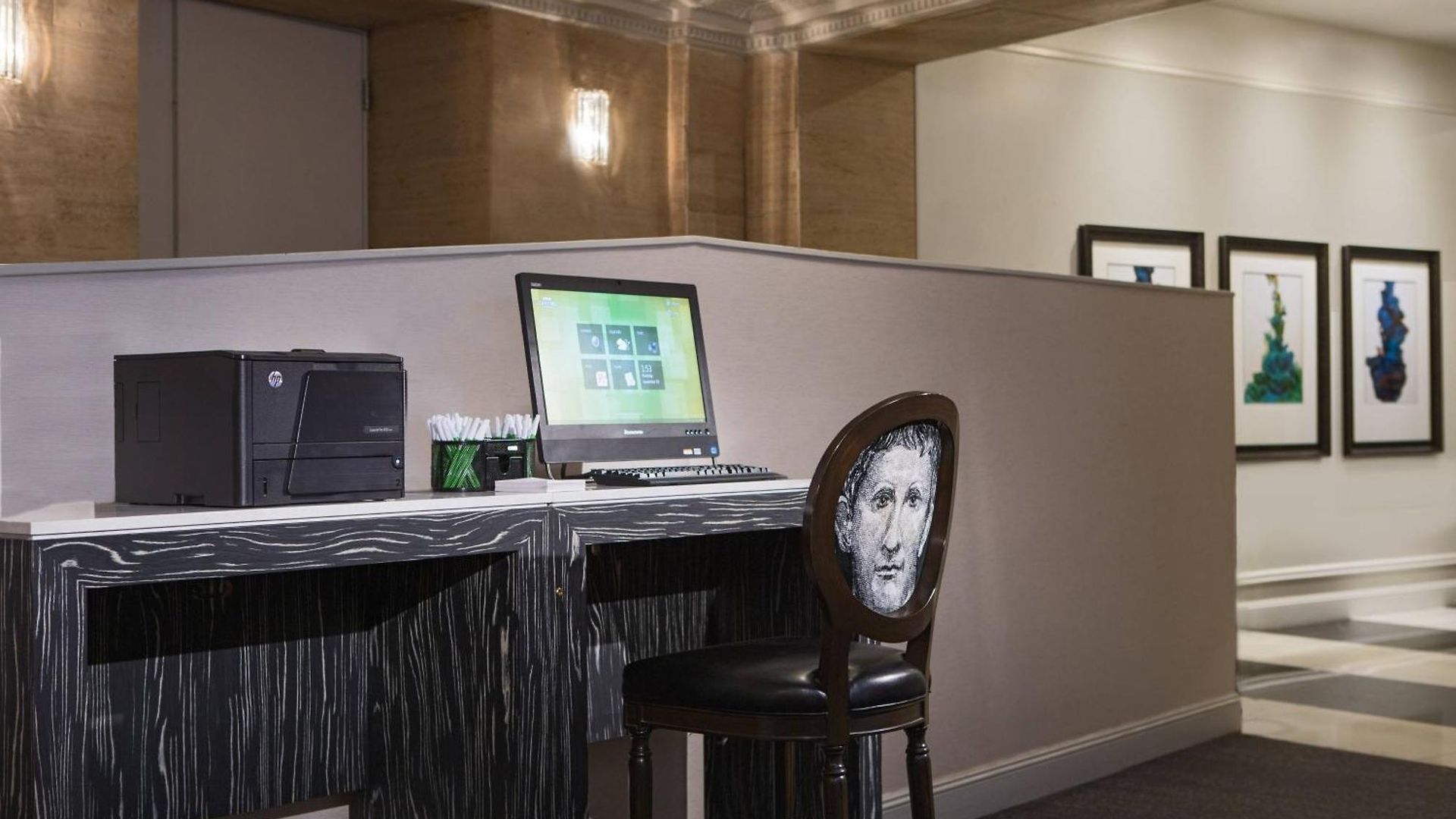 Courtyard By Marriott Downtown