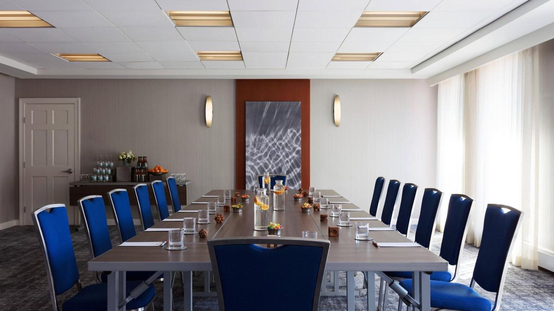 Marriott Long Wharf Hotel 4*