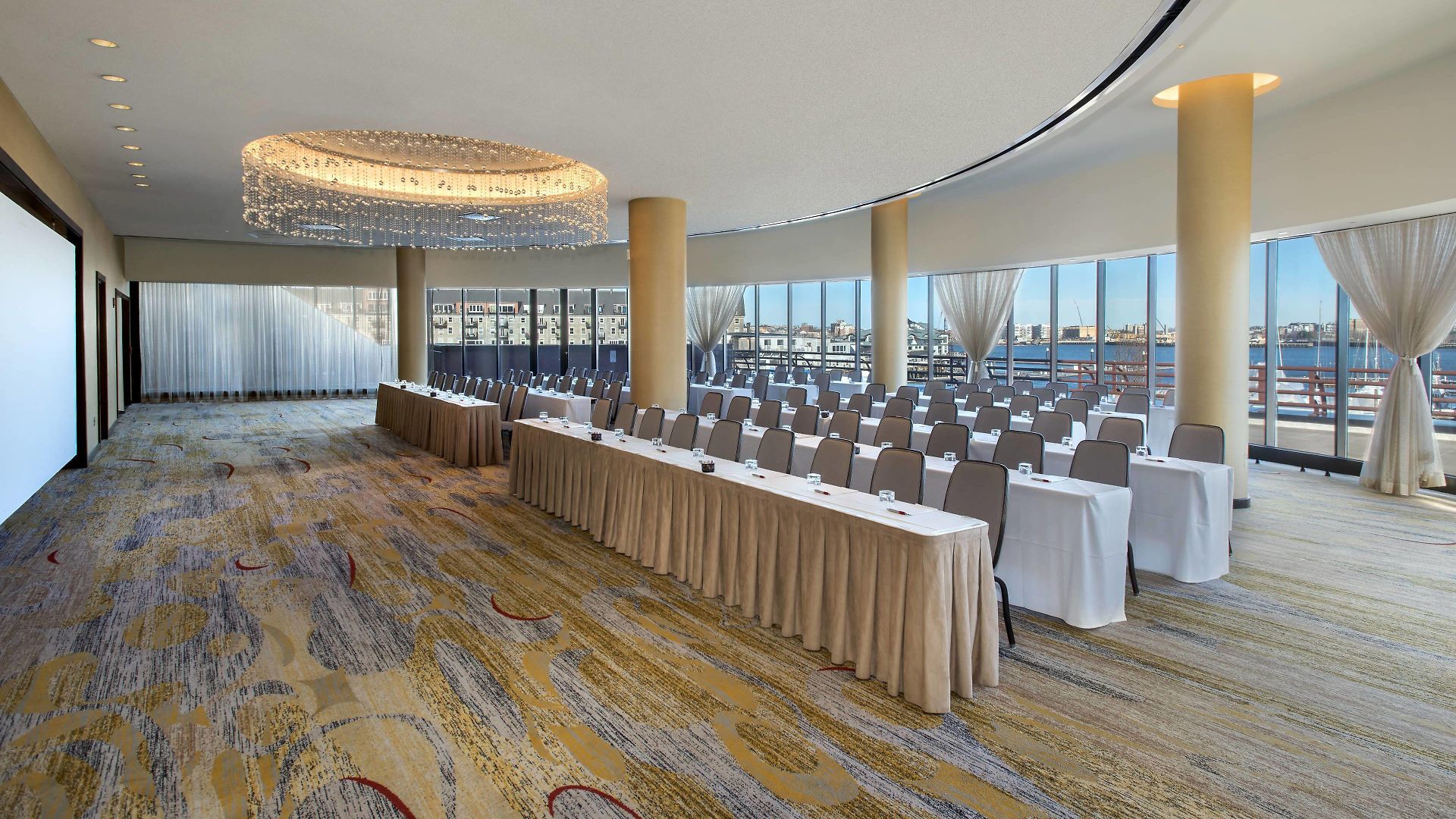 Marriott Long Wharf Hotel 4*
