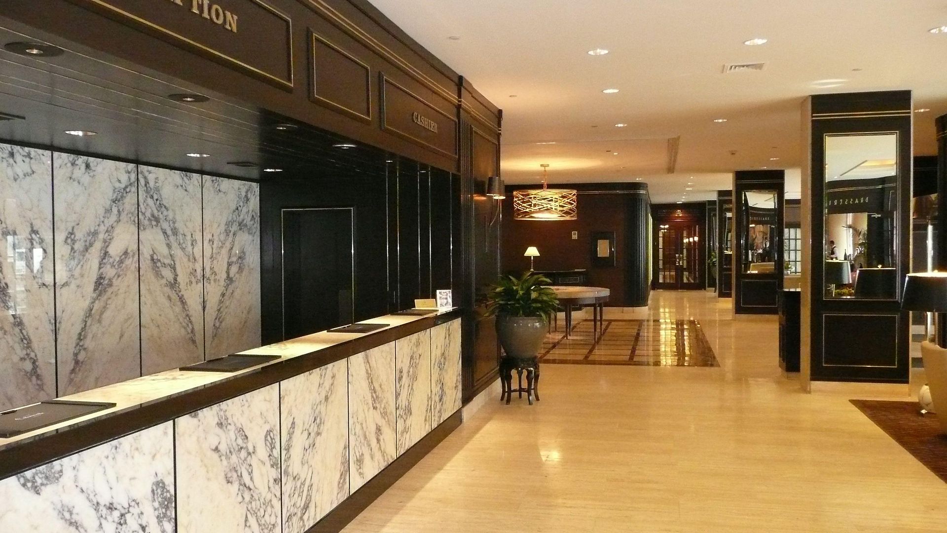 Hotel The Colonnade 4*