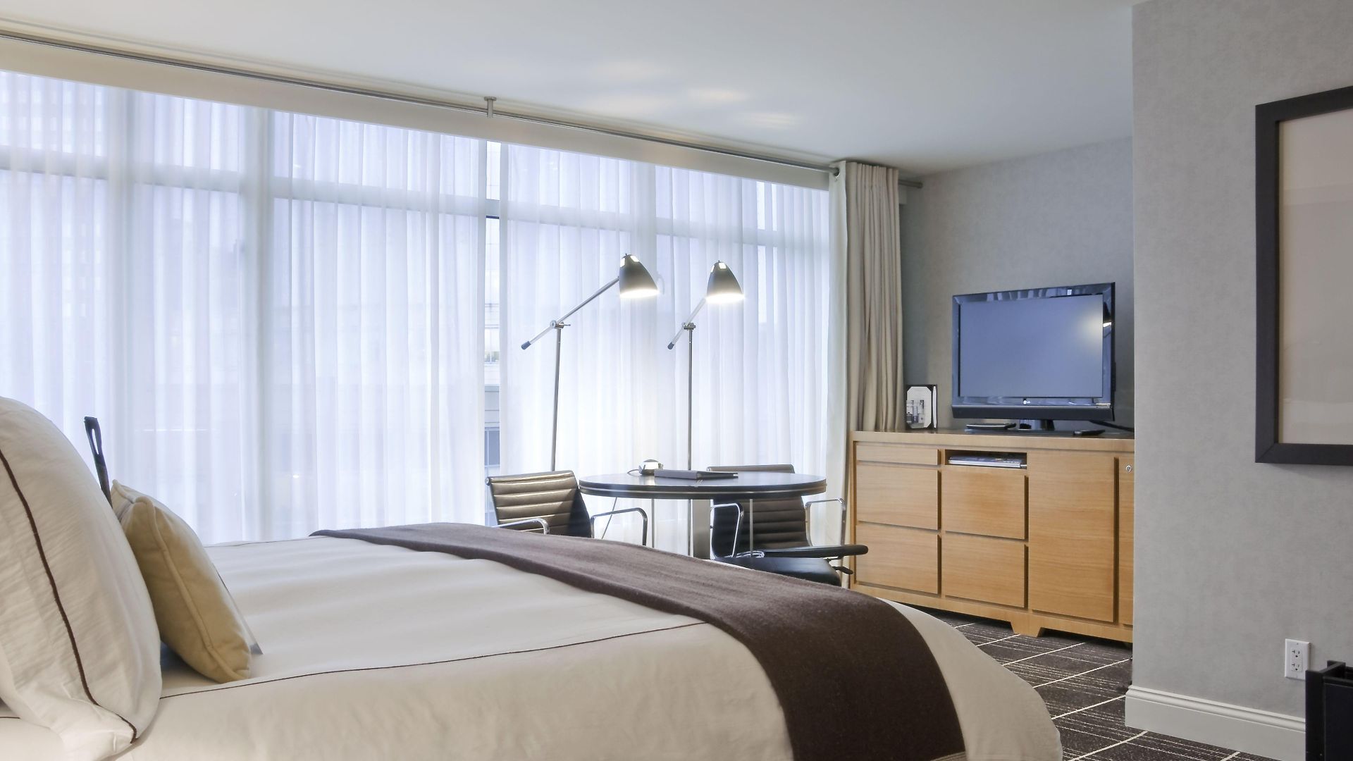 The Colonnade 4*