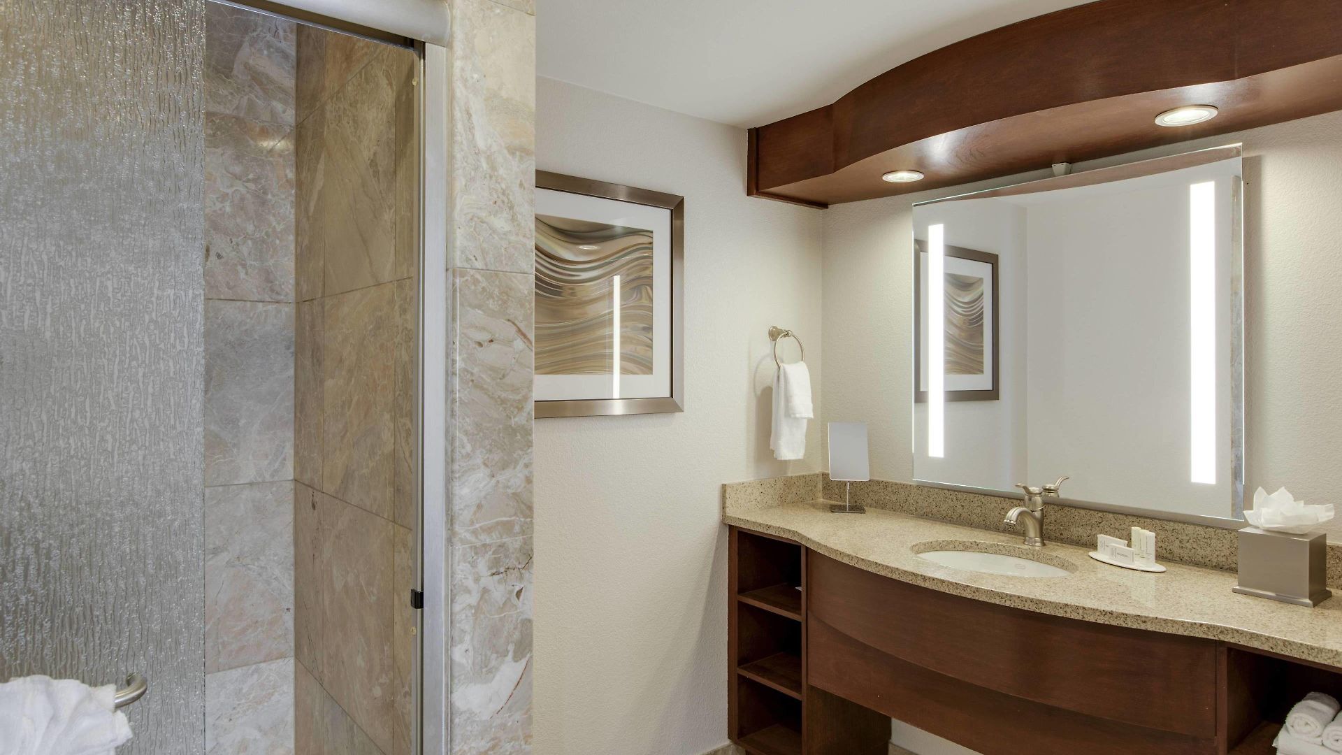 Courtyard By Marriott Logan Airport 3*