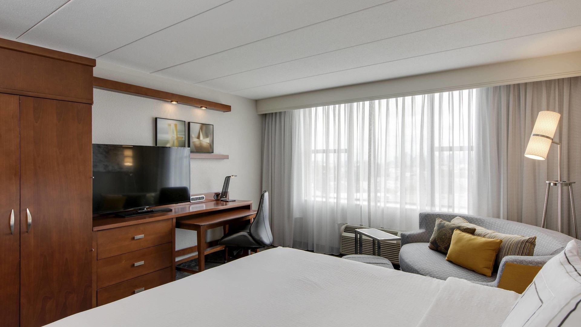 Hotel Courtyard By Marriott Logan Airport