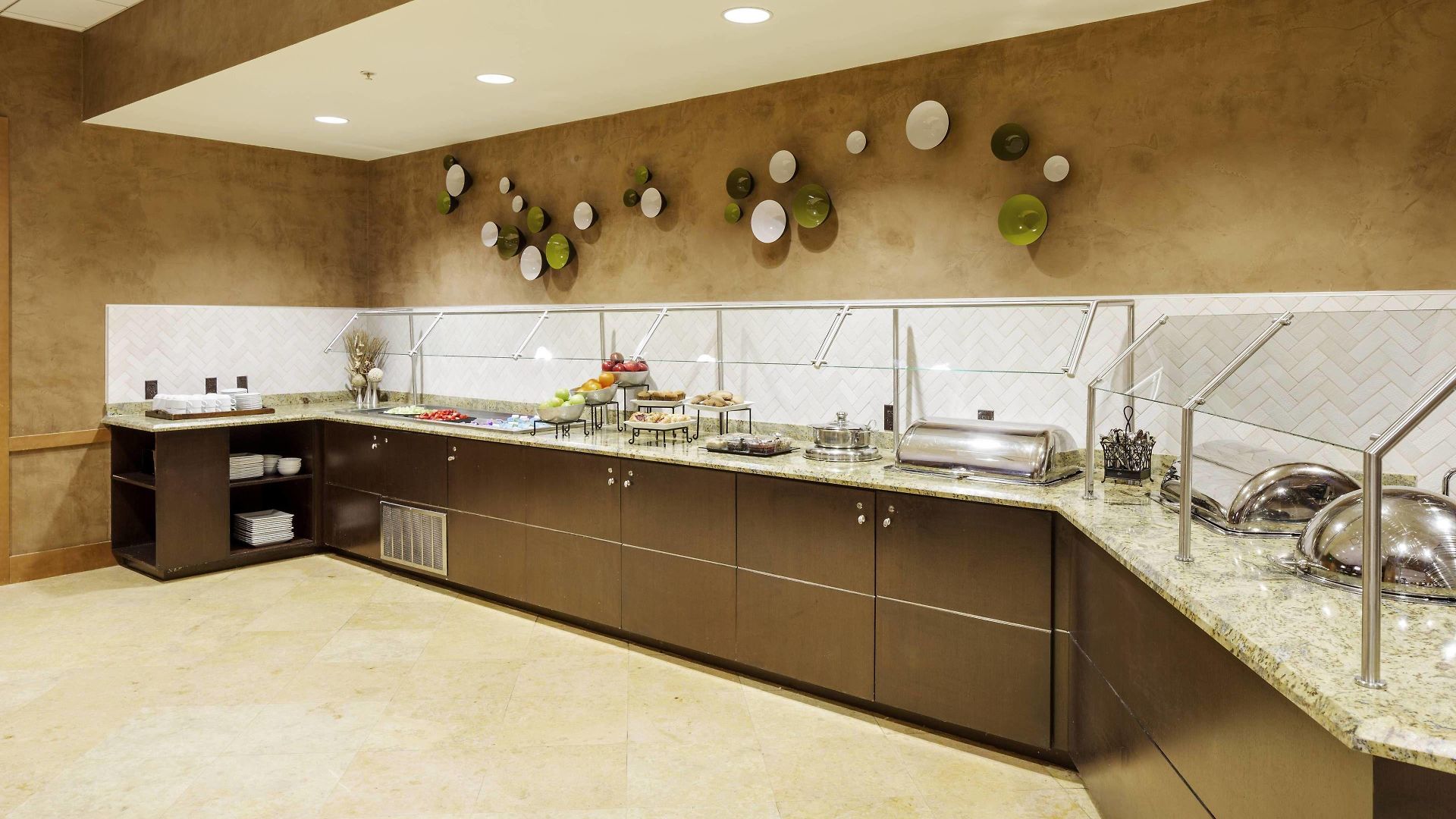 Courtyard By Marriott Logan Airport