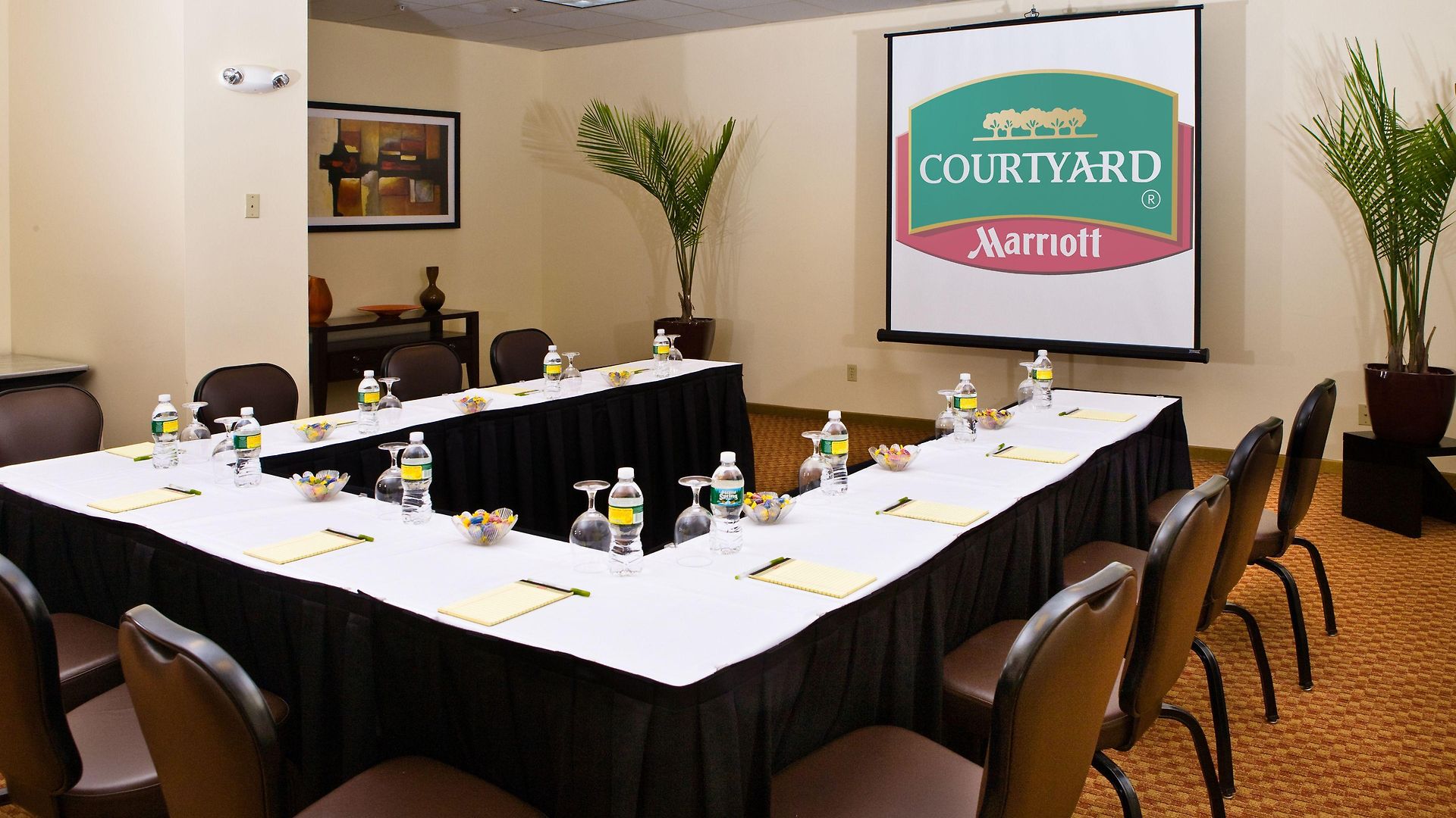 Courtyard By Marriott Logan Airport Hotel Boston