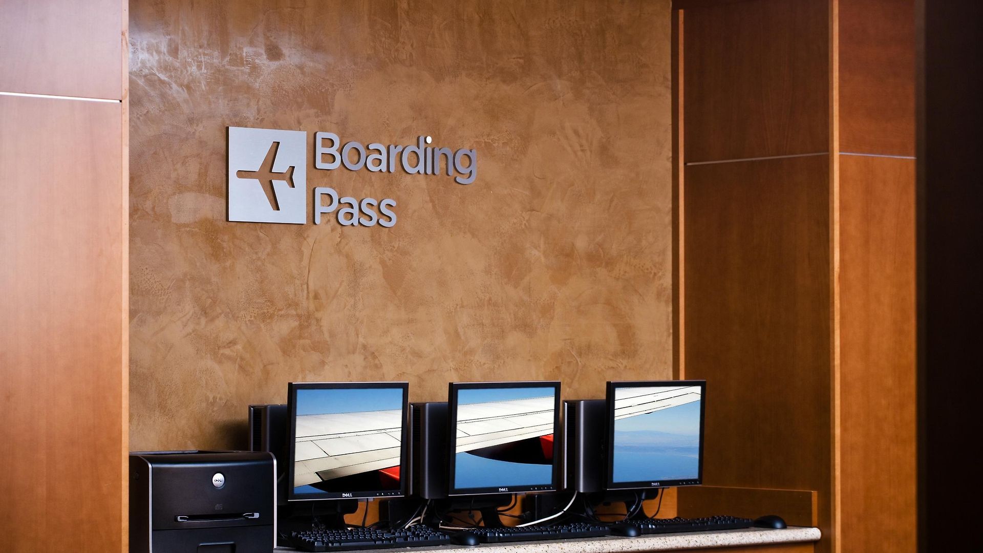 Courtyard By Marriott Logan Airport Hotel 3*