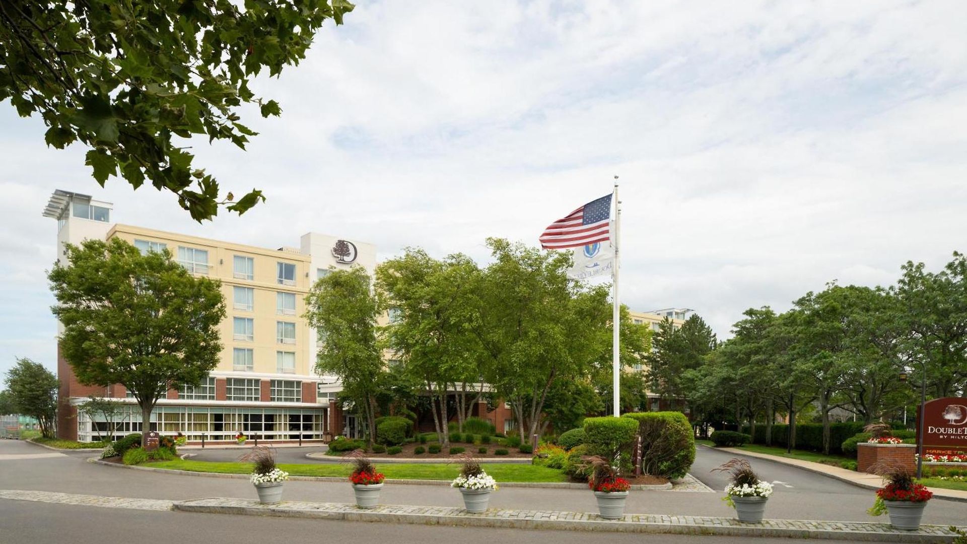 Doubletree By Hilton Bayside 3* Boston
