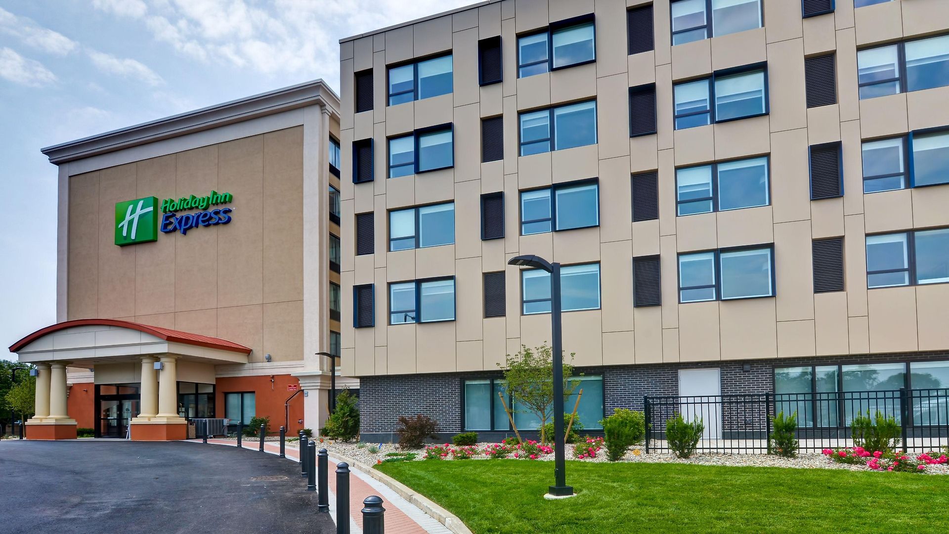 Express By Ihg Hotel 3*