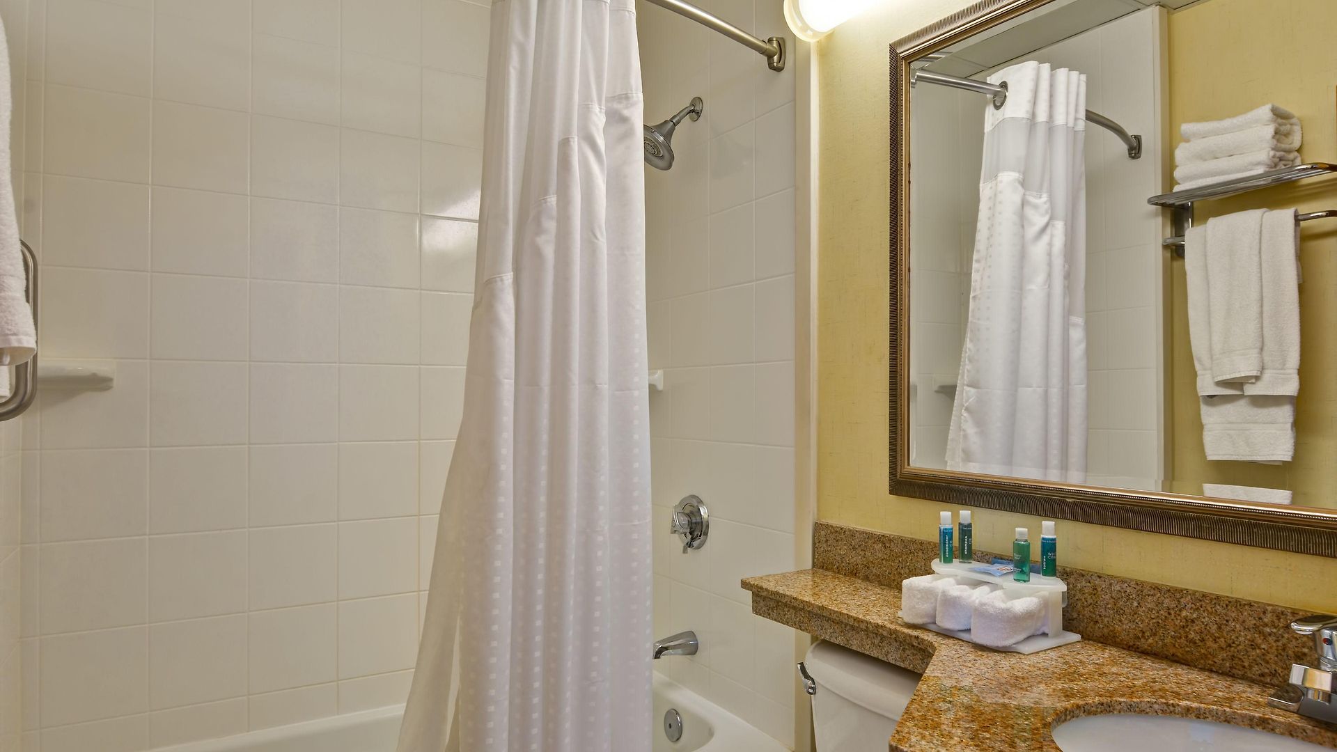 Express By Ihg Hotel 3*