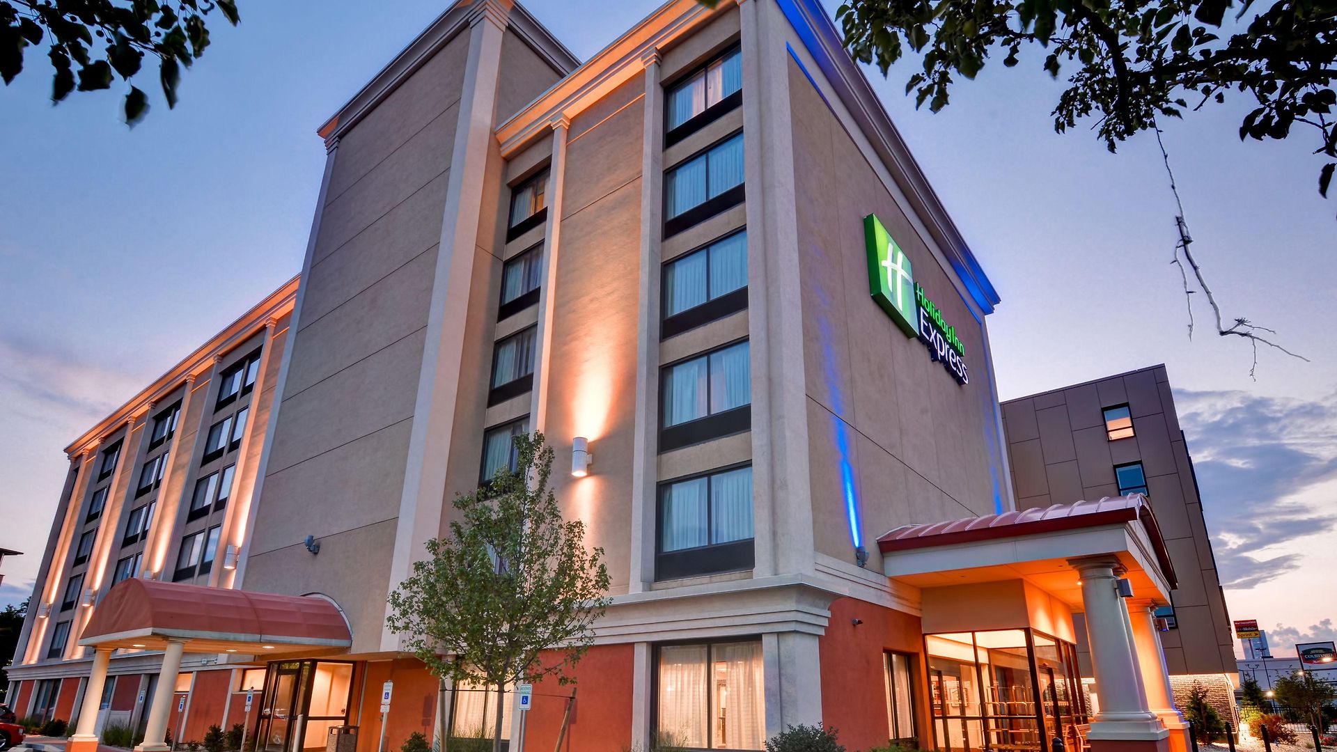 Express By Ihg Hotel