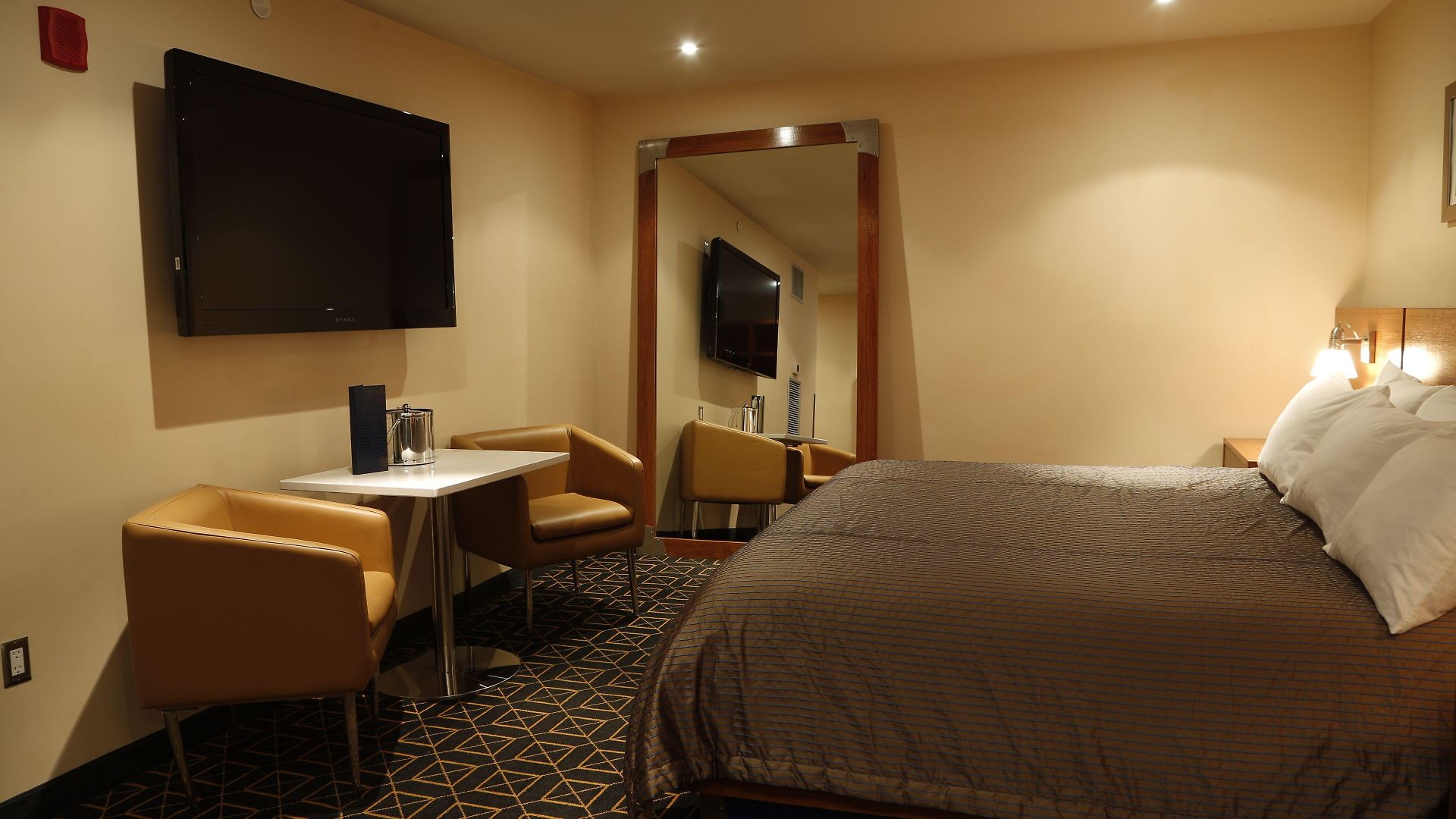Hotel Harborside Boston