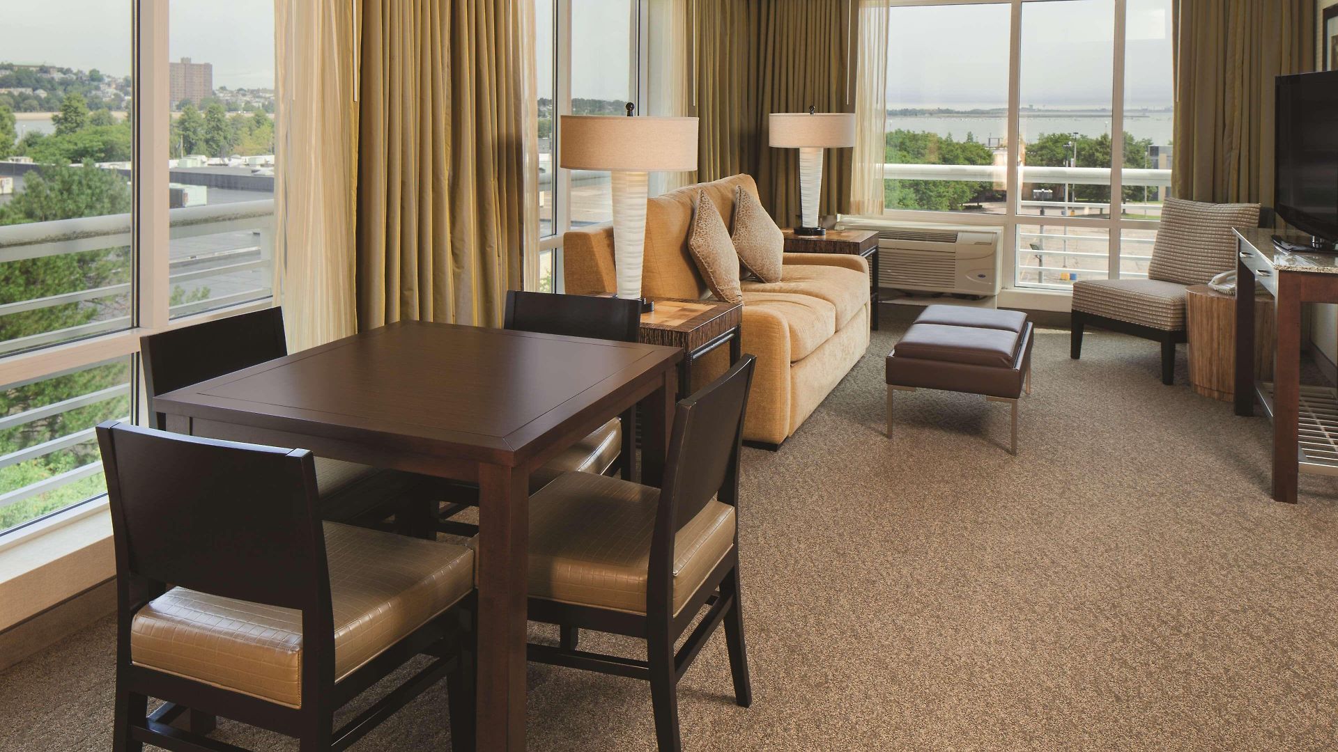 Hotel Doubletree By Hilton Bayside 3*