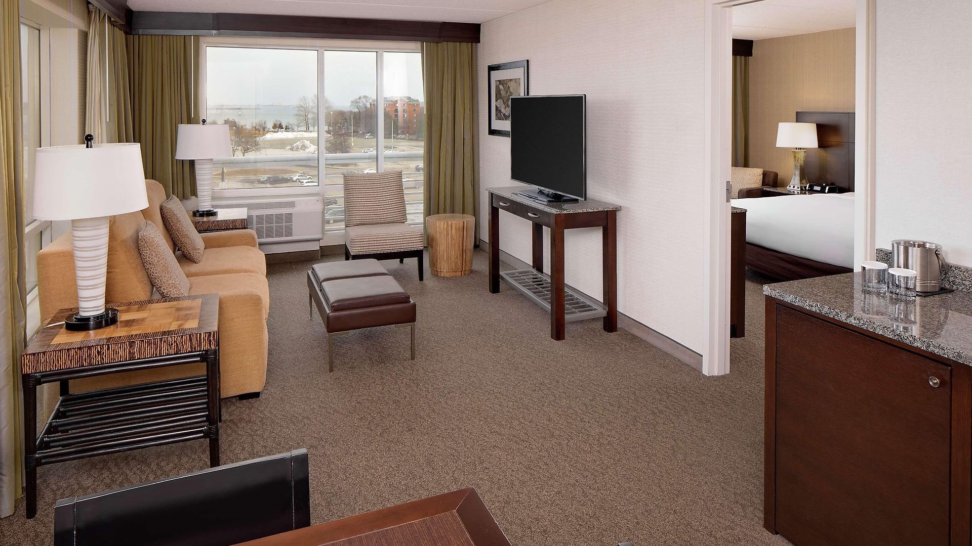Doubletree By Hilton Bayside Hotel