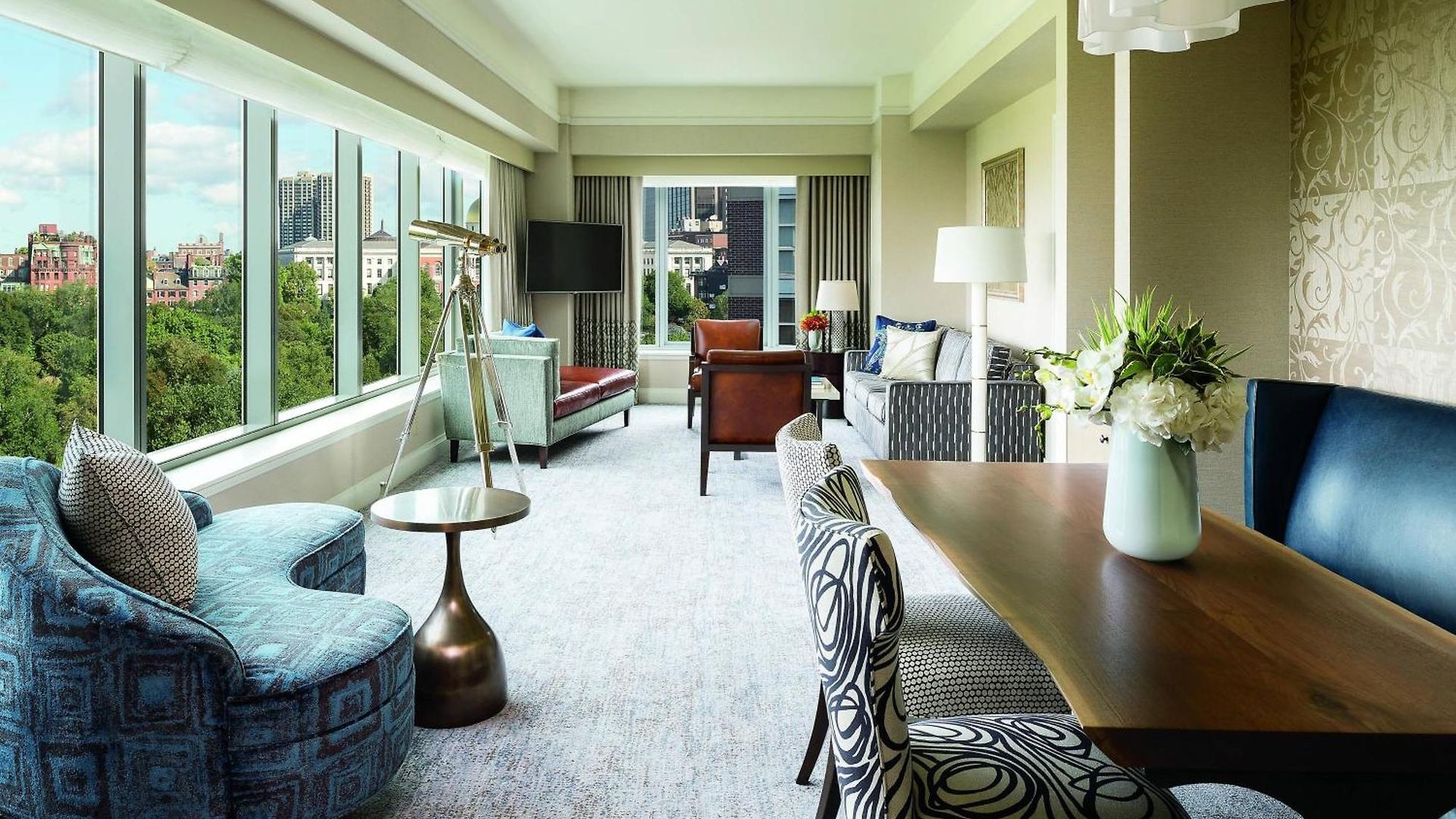The Ritz-carlton,