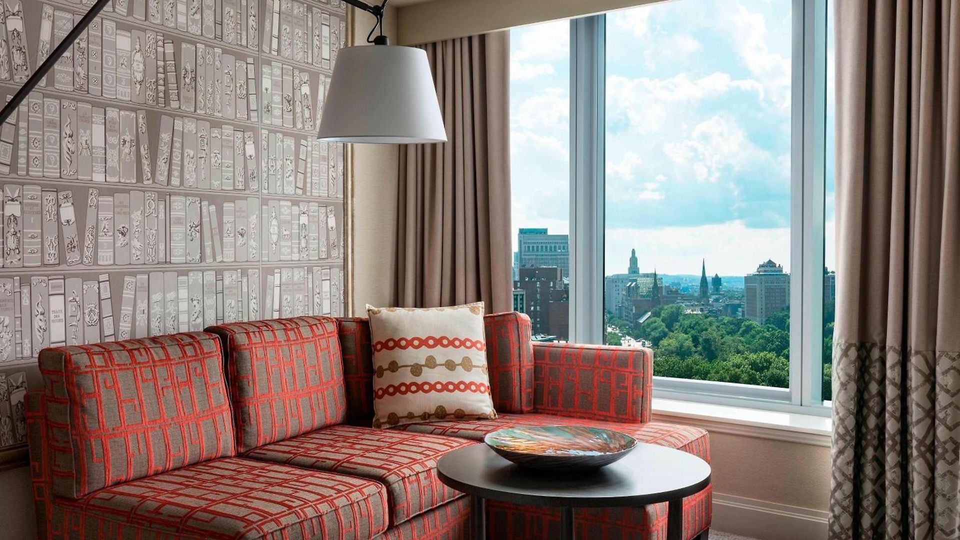 The Ritz-carlton,