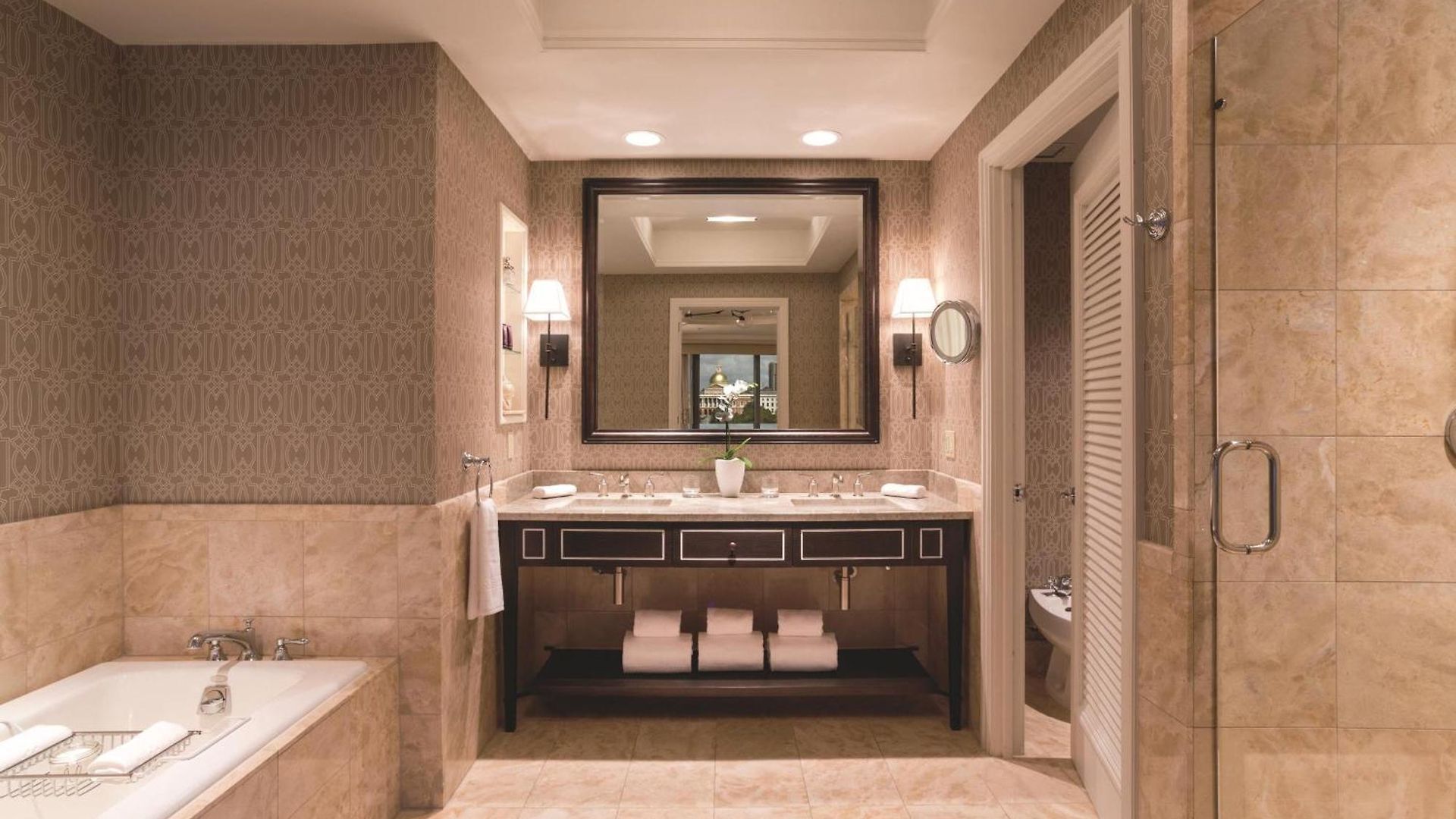 The Ritz-carlton, Hotel
