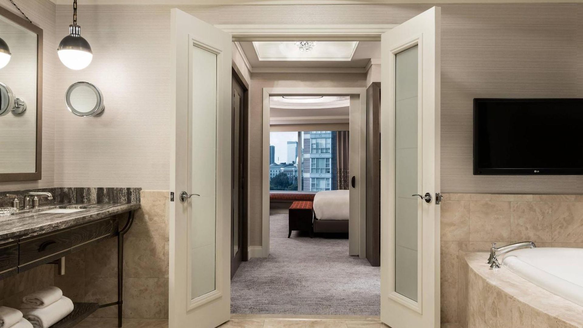 The Ritz-carlton,