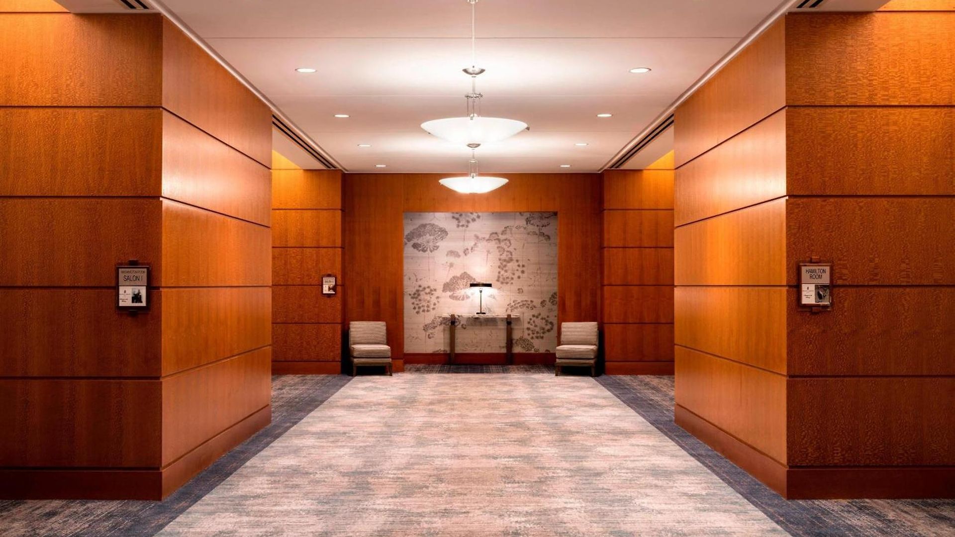 The Ritz-carlton,