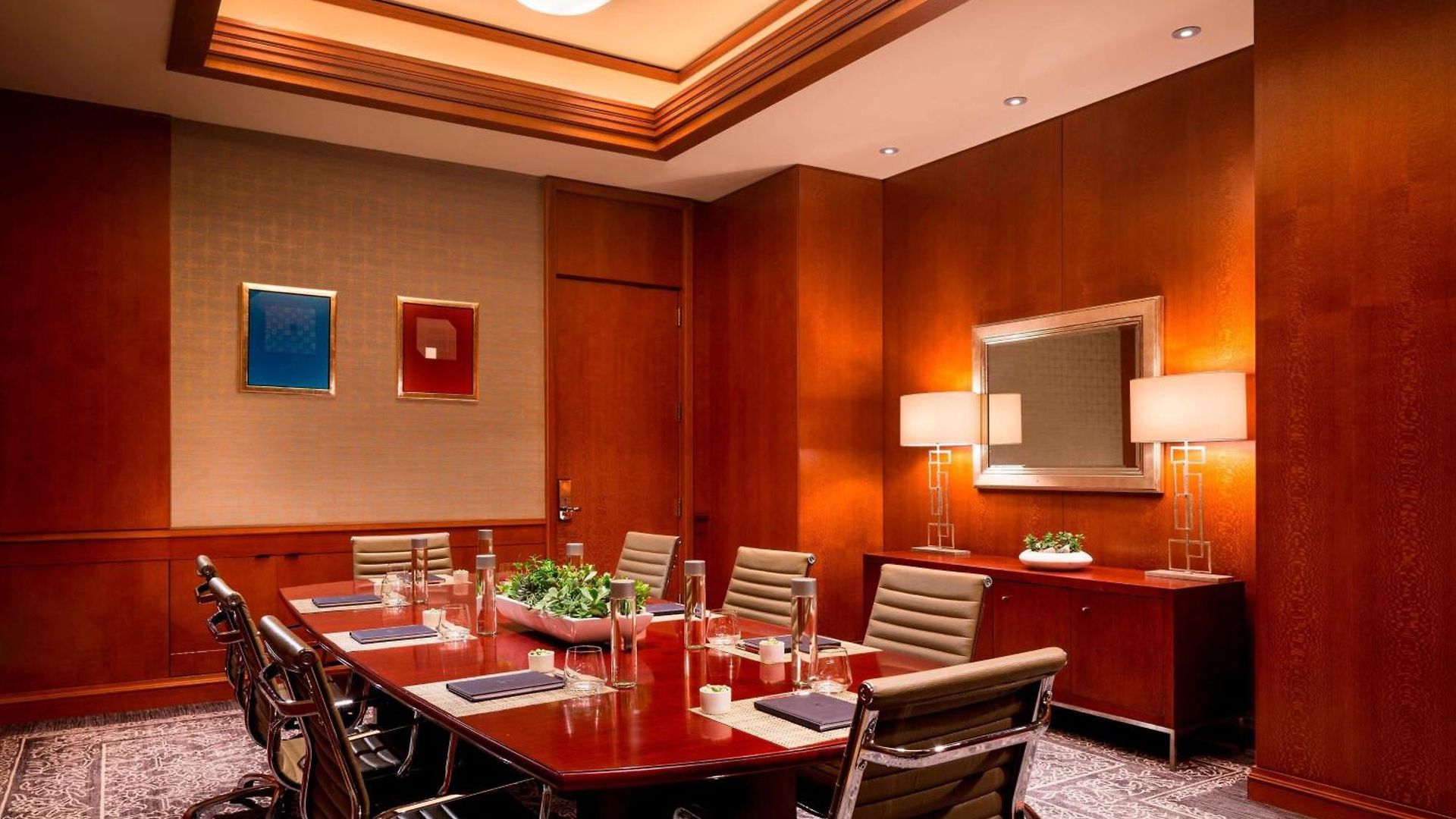 The Ritz-carlton,