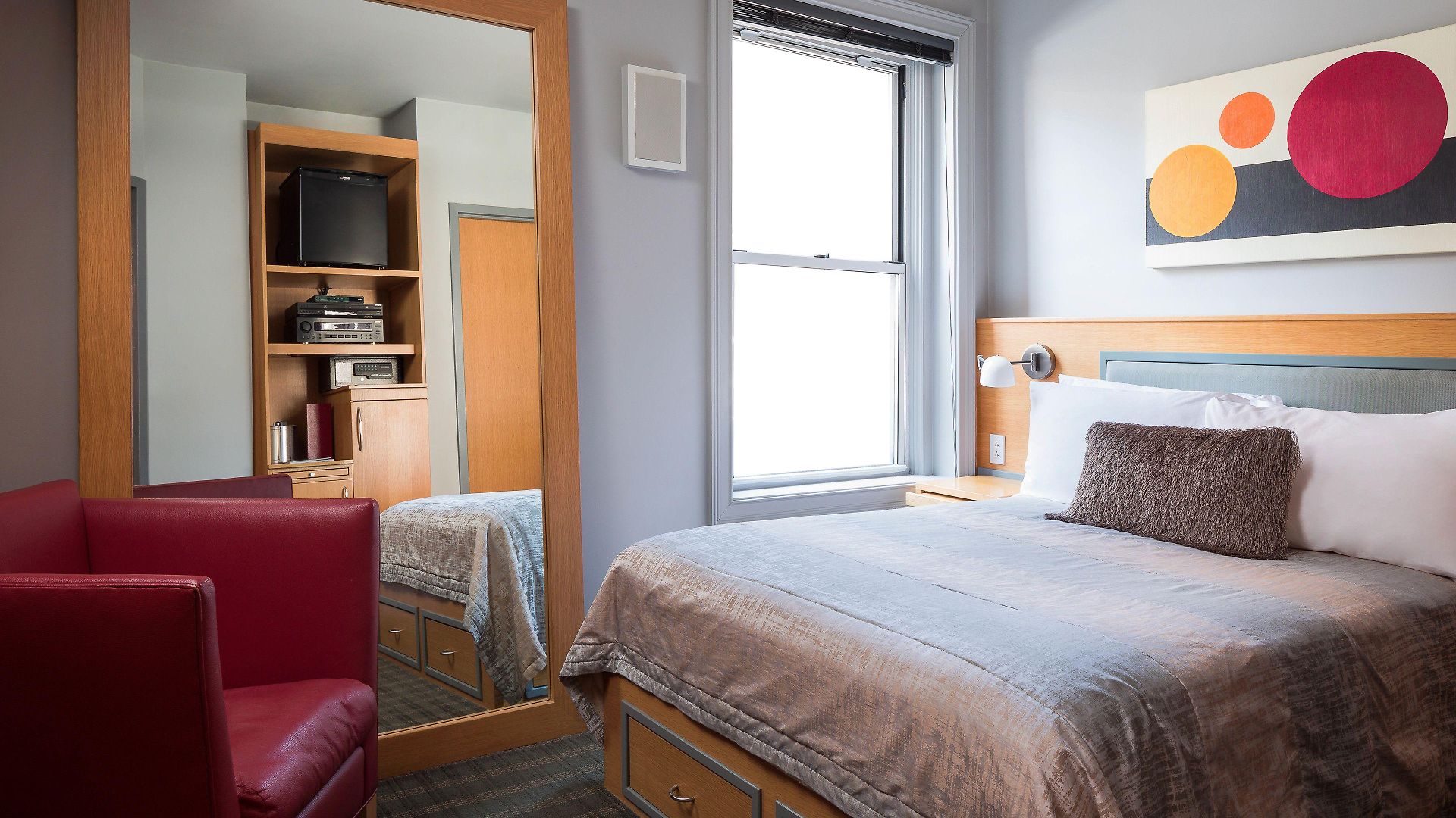 Charlesmark 3* Boston