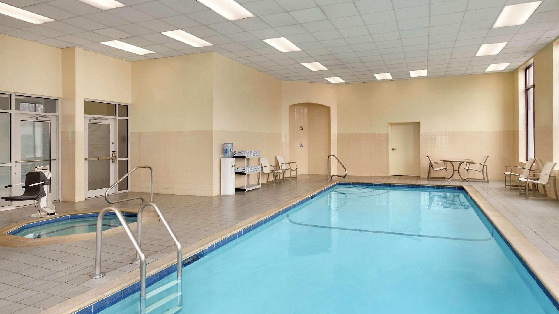 Hotel Embassy At Logan Airport 3*