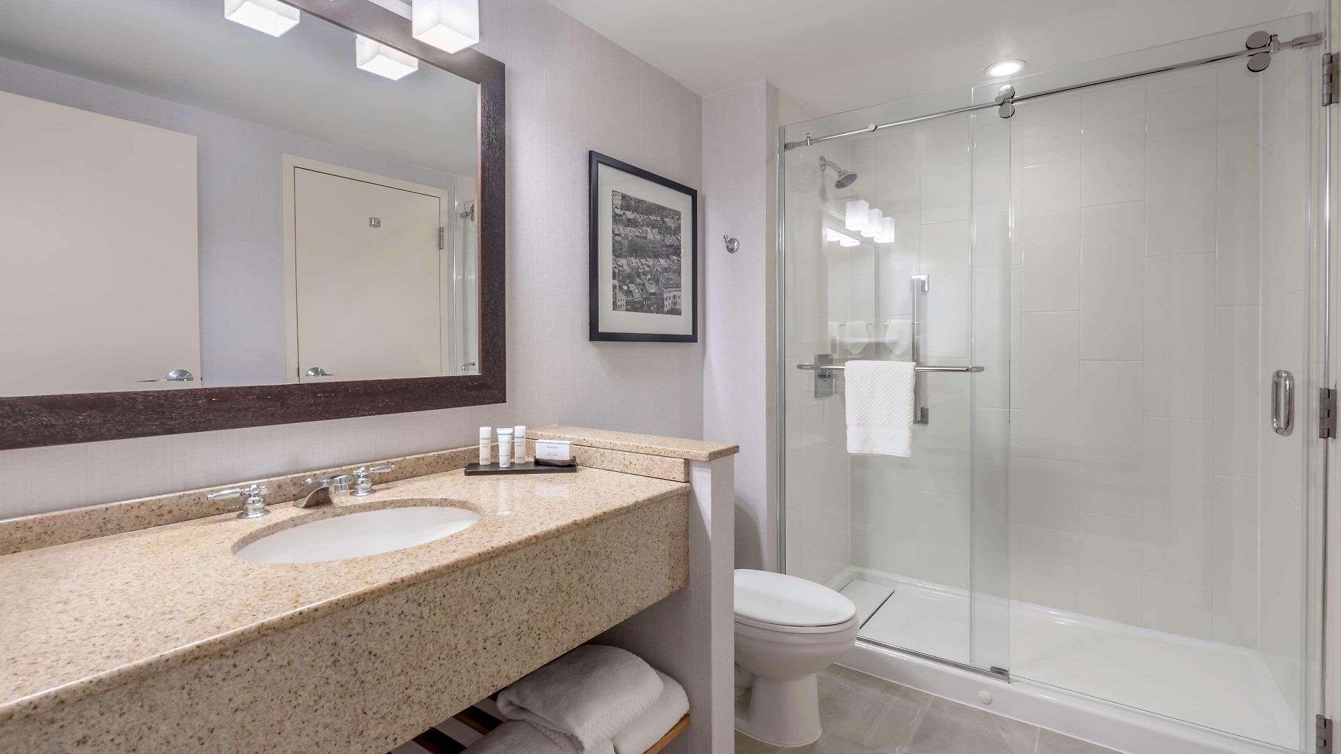 Hotel Embassy At Logan Airport 3*