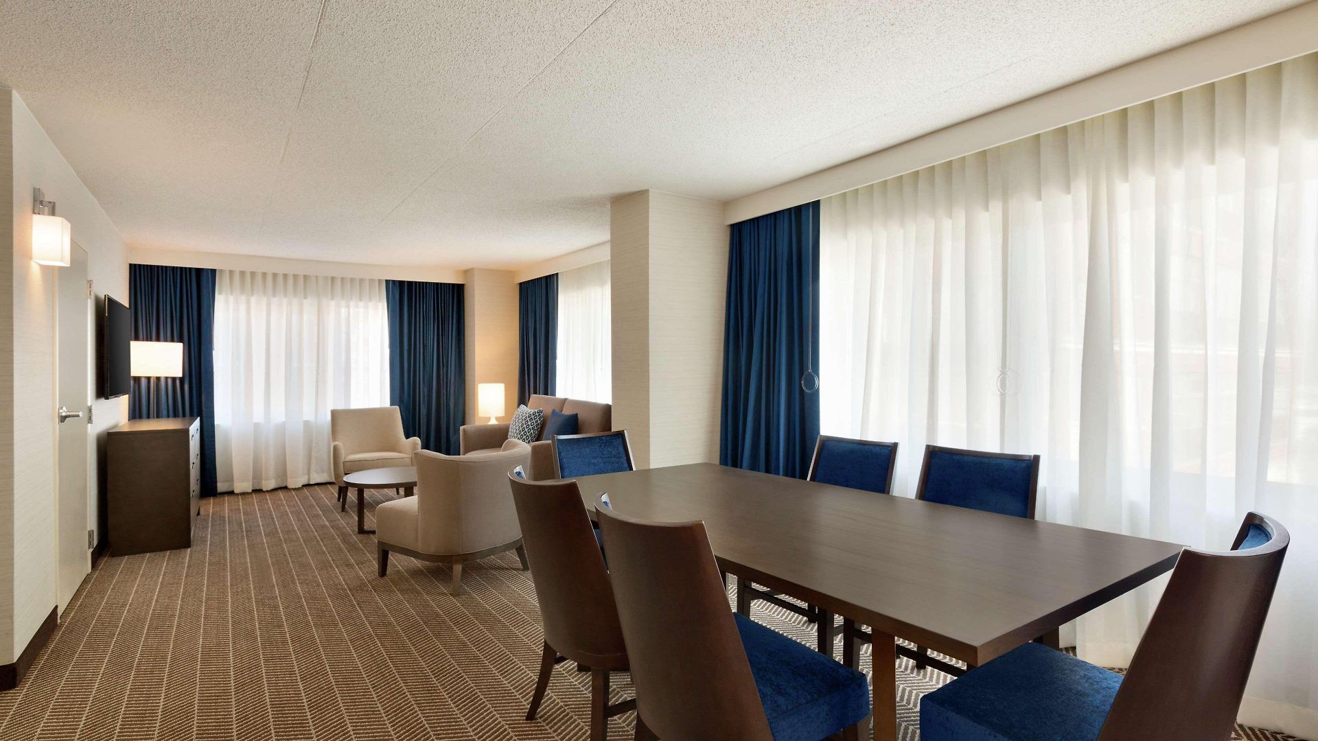 Embassy At Logan Airport Hotel 3*