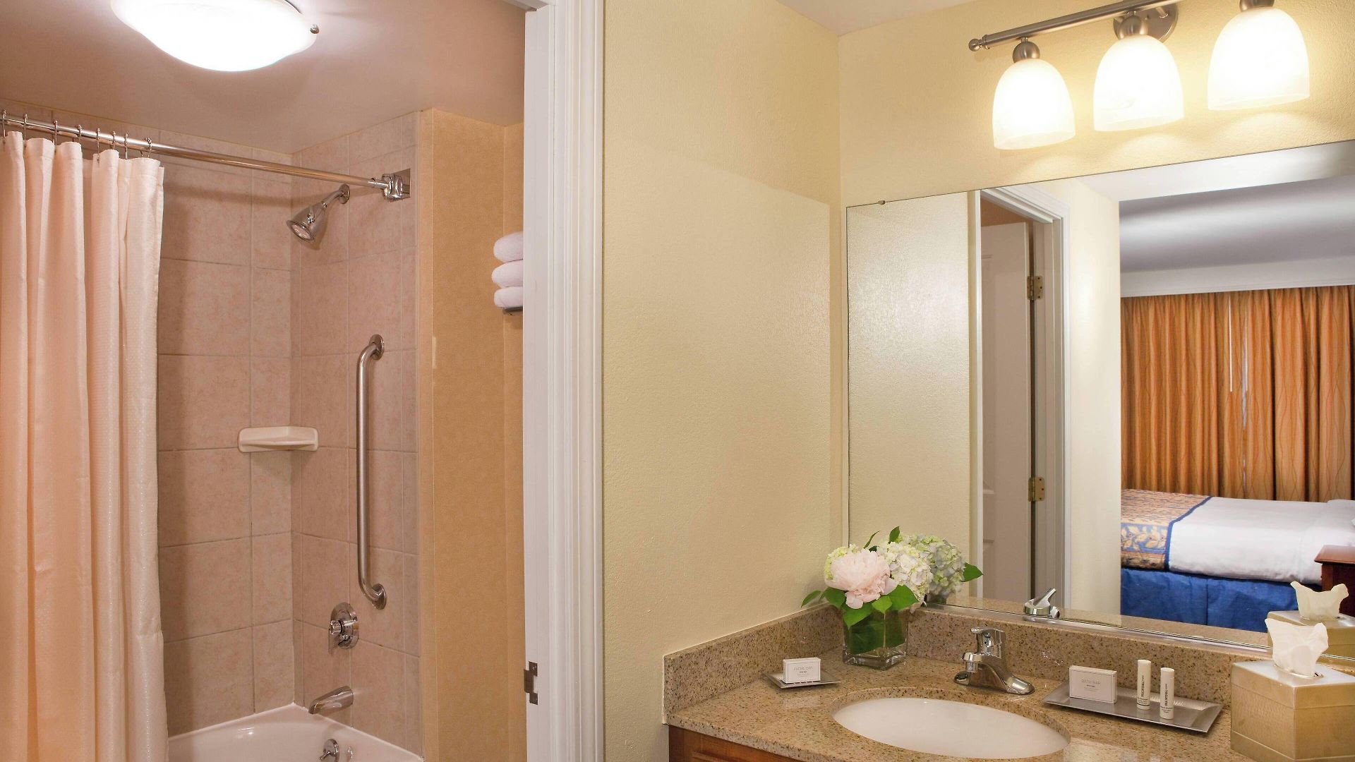 By Marriott Harbor On Tudor Wharf 3*
