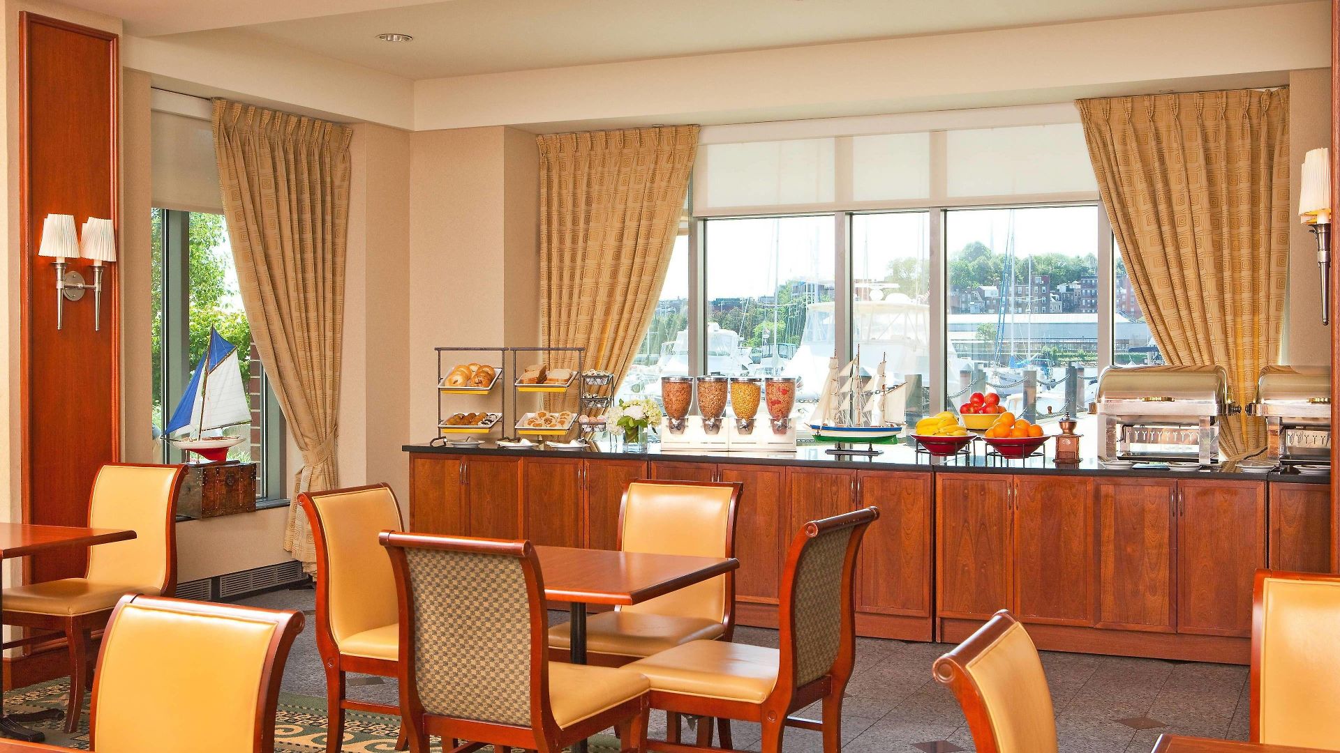 Hotel By Marriott Harbor On Tudor Wharf Boston