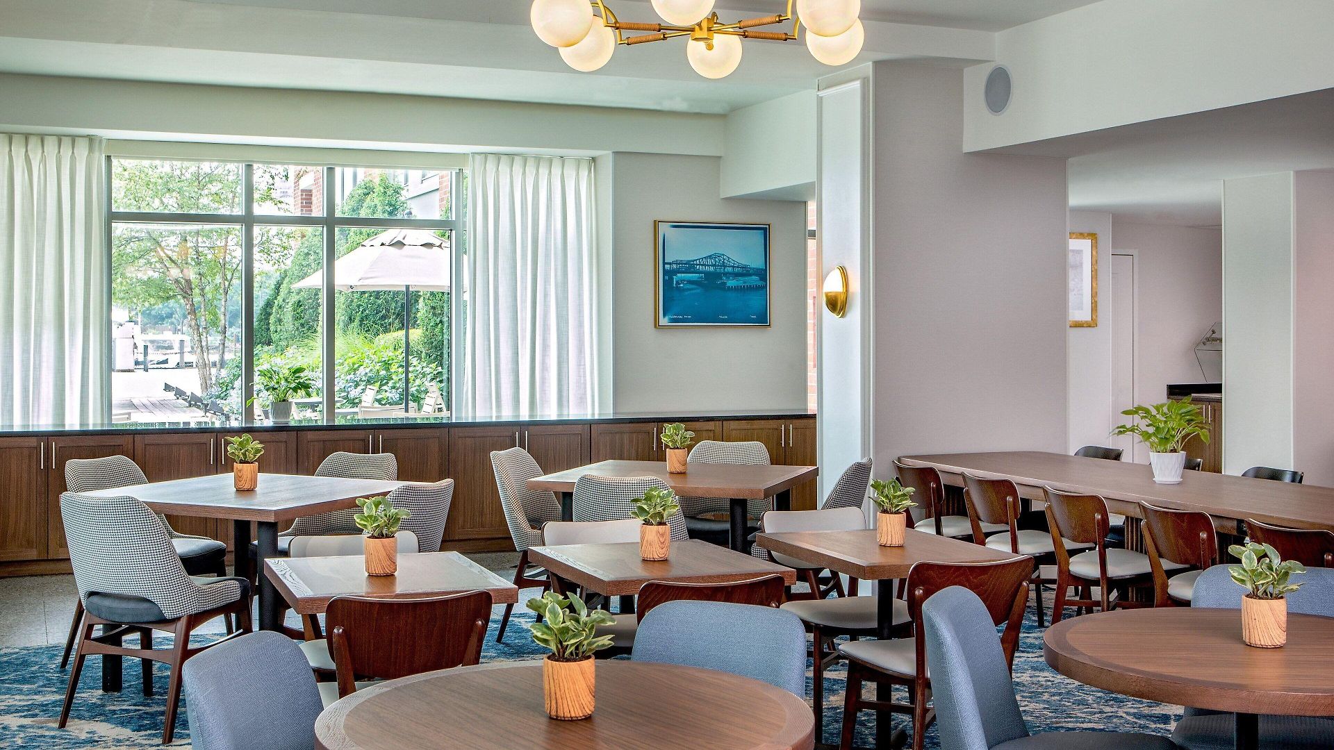 By Marriott Harbor On Tudor Wharf Boston