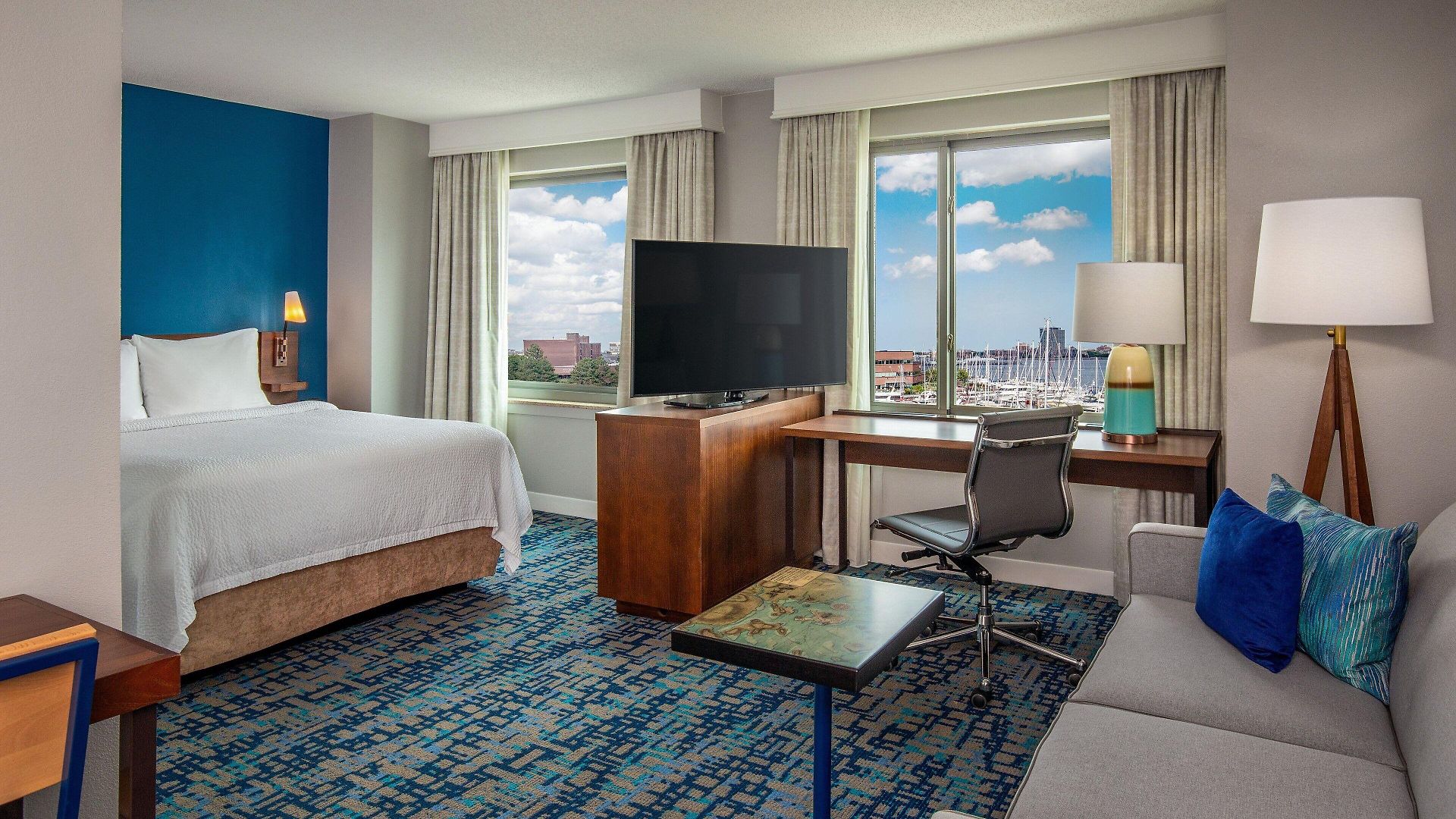 Hotel By Marriott Harbor On Tudor Wharf Boston