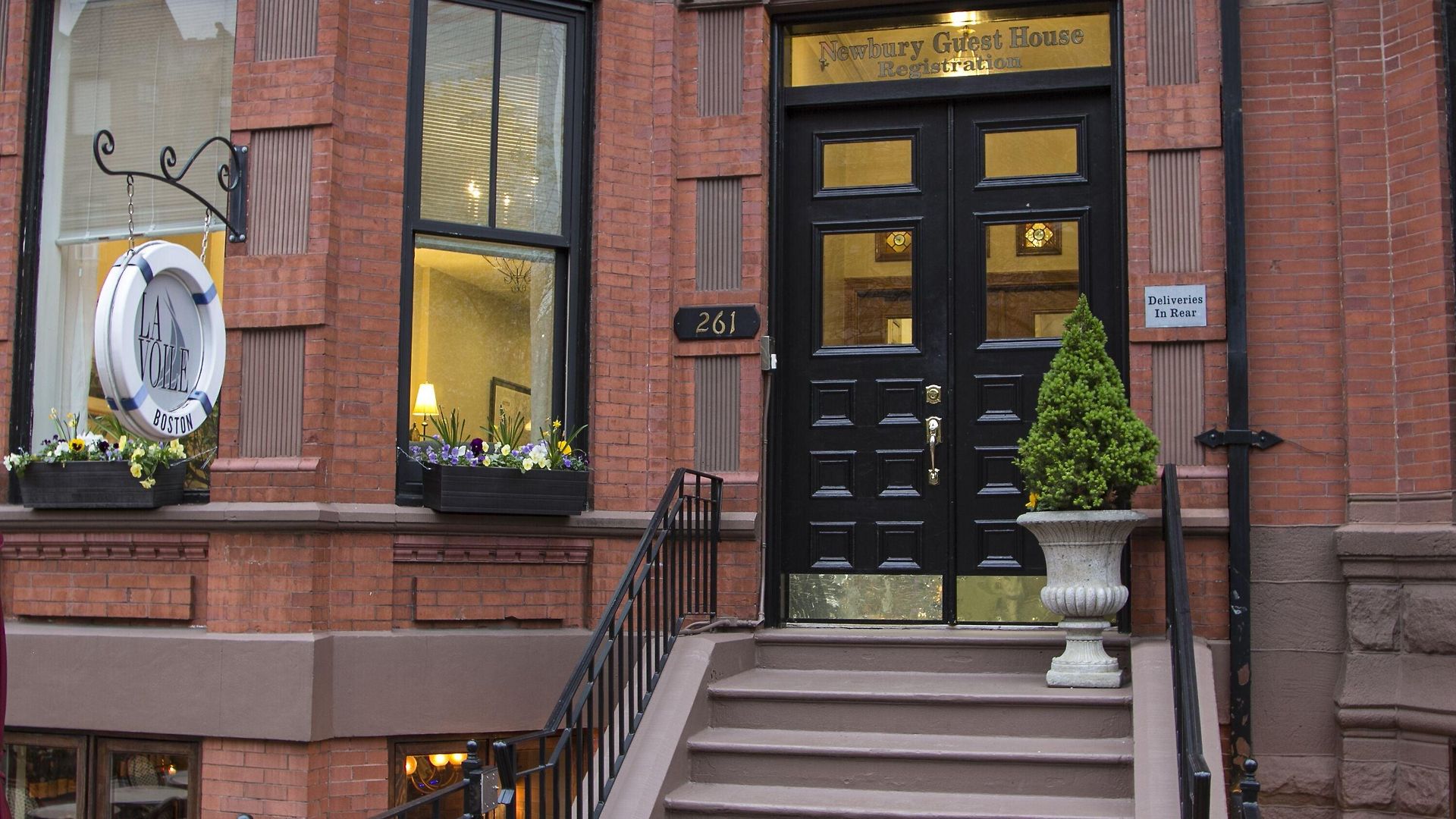 Newbury Hotel 3*