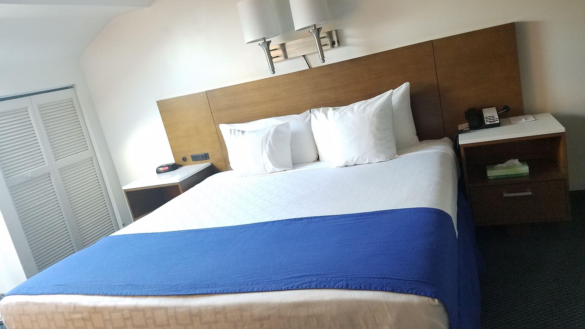 Constitution Hotel 2*