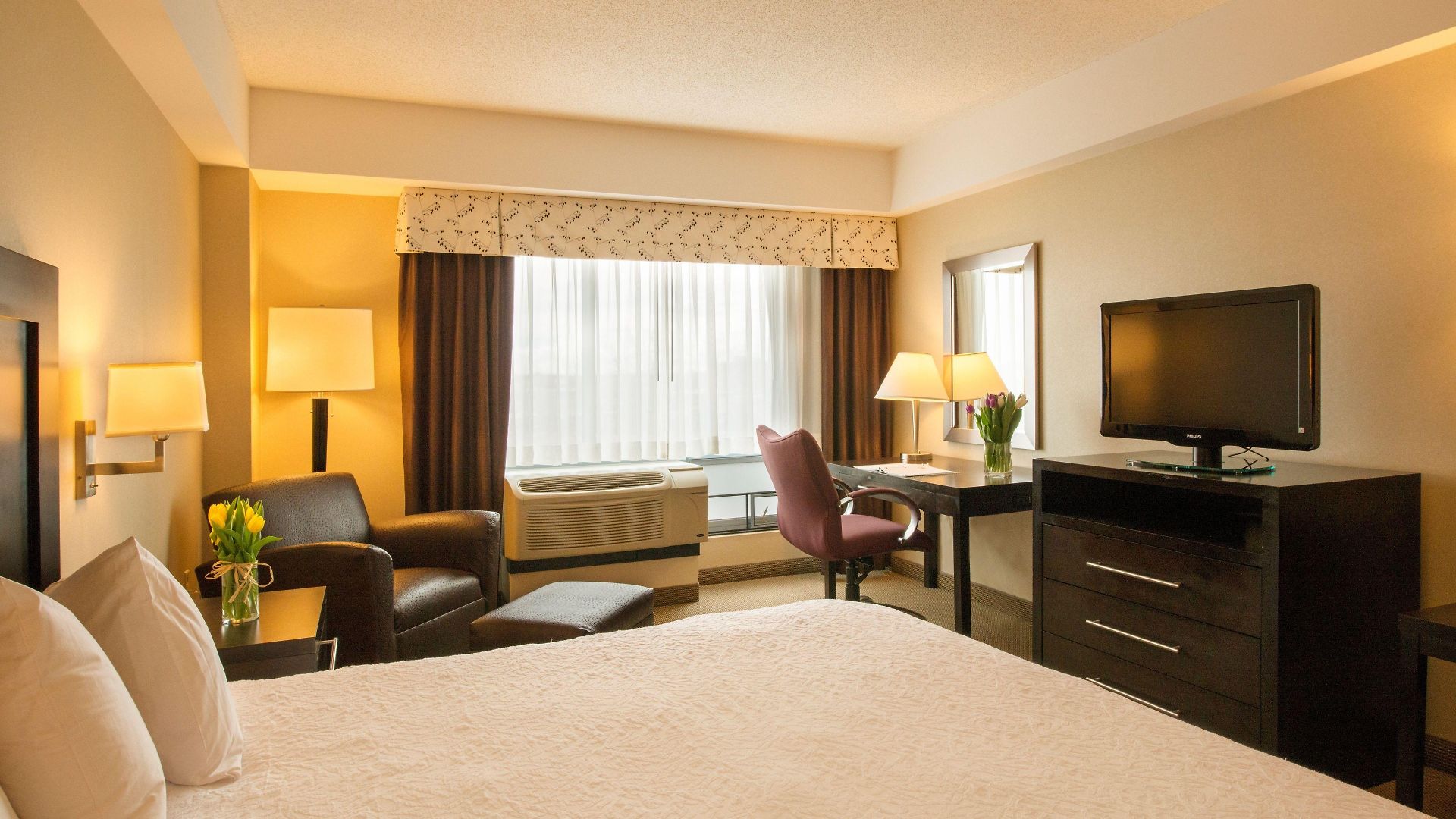 Hampton & Crosstown Center 3*