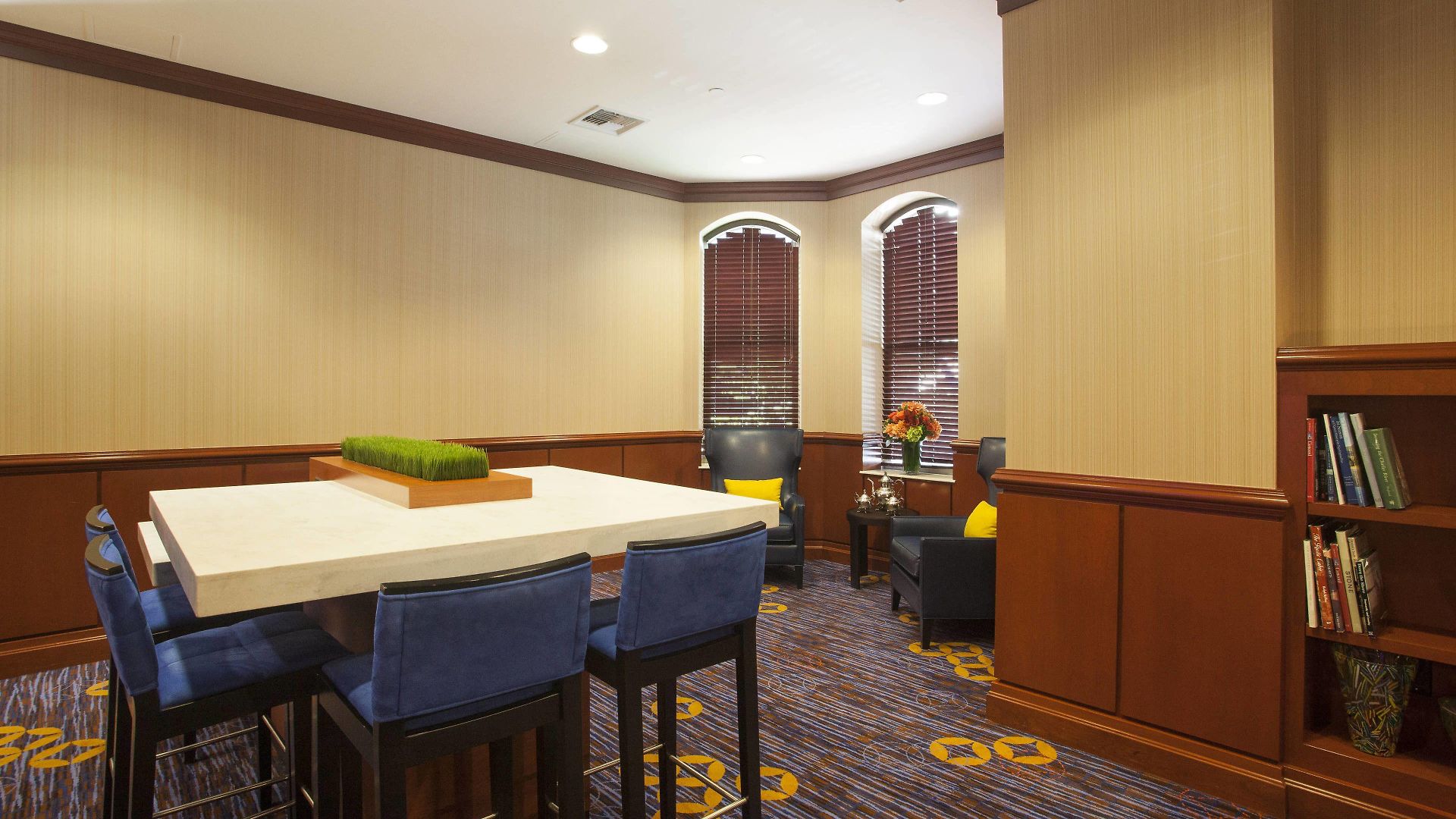 Courtyard Copley Square Hotel 3*