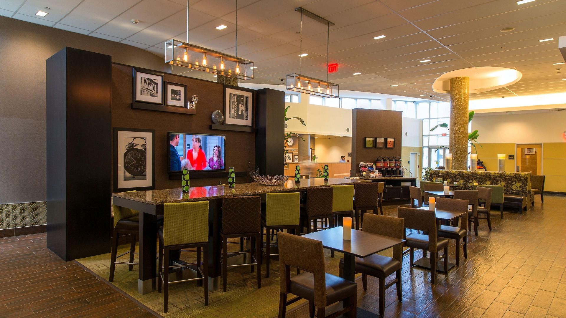 Hotel Hampton & Crosstown Center 3*