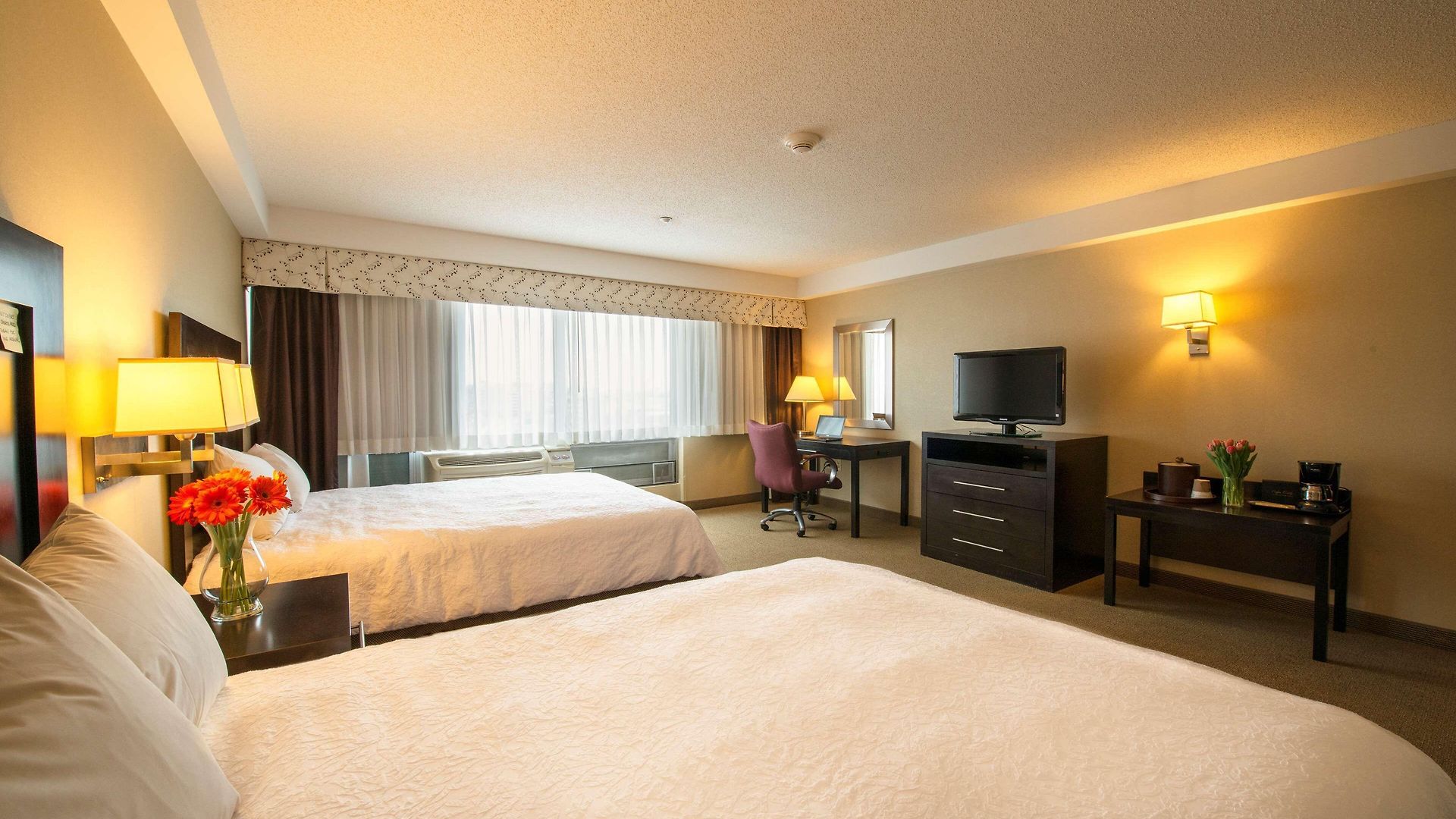 Hampton & Crosstown Center 3*