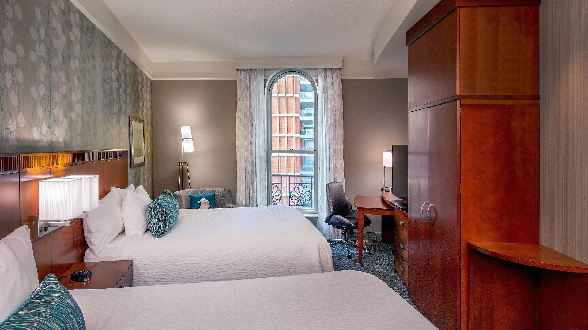 Courtyard Copley Square Hotel 3*