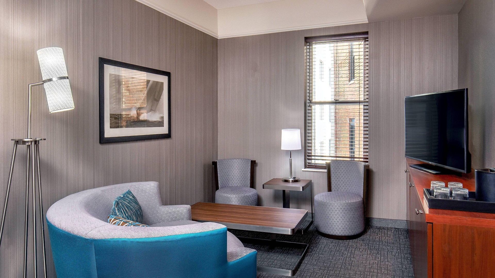 Courtyard Copley Square Hotel 3*