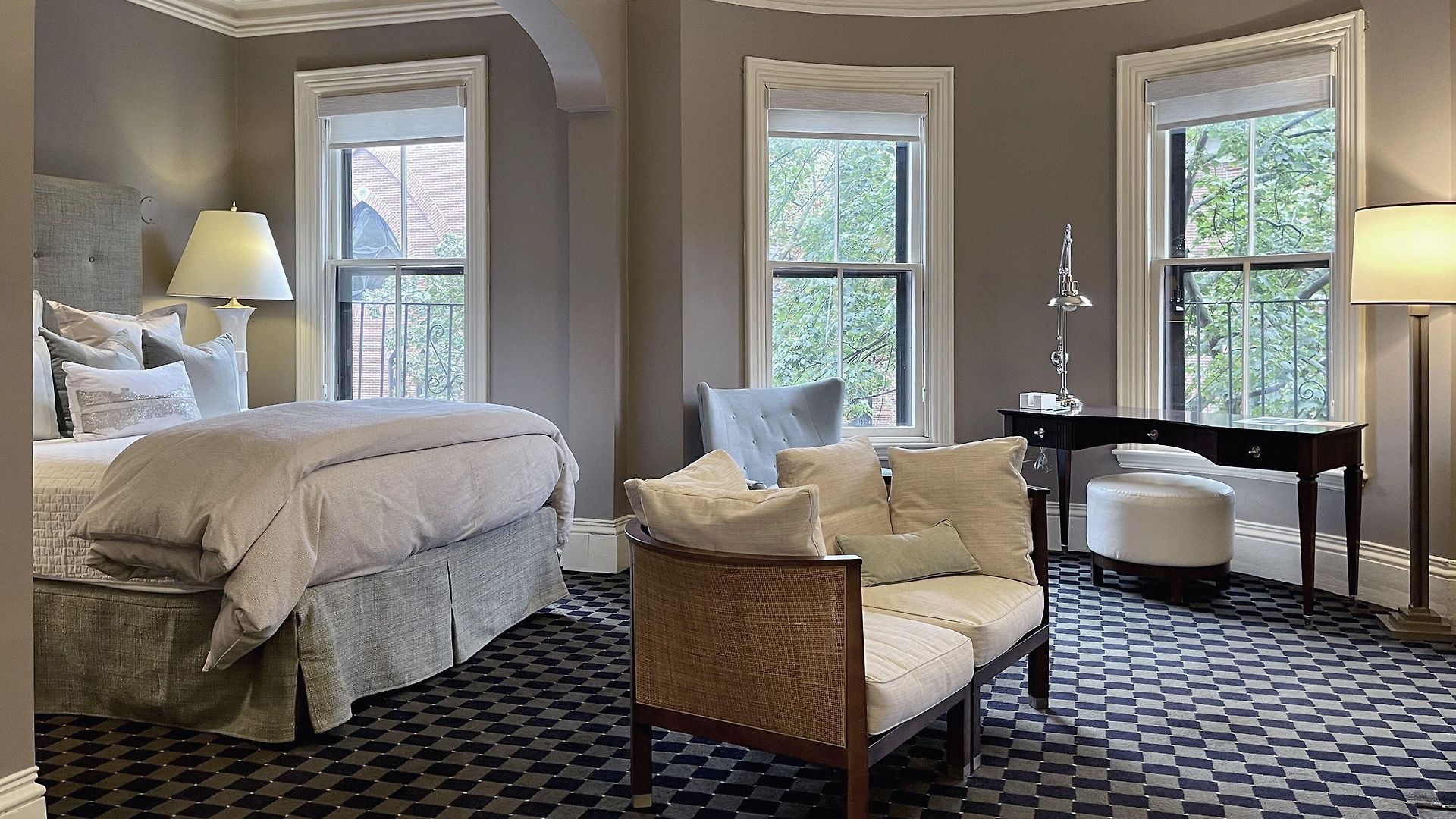 Clarendon Square Bed & Breakfast Boston