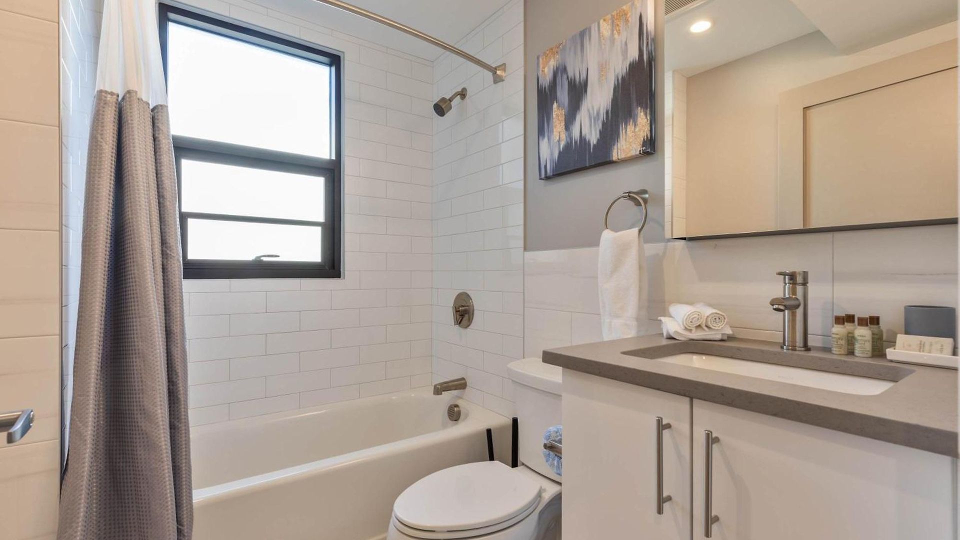 Apartment In Heart Of Boston